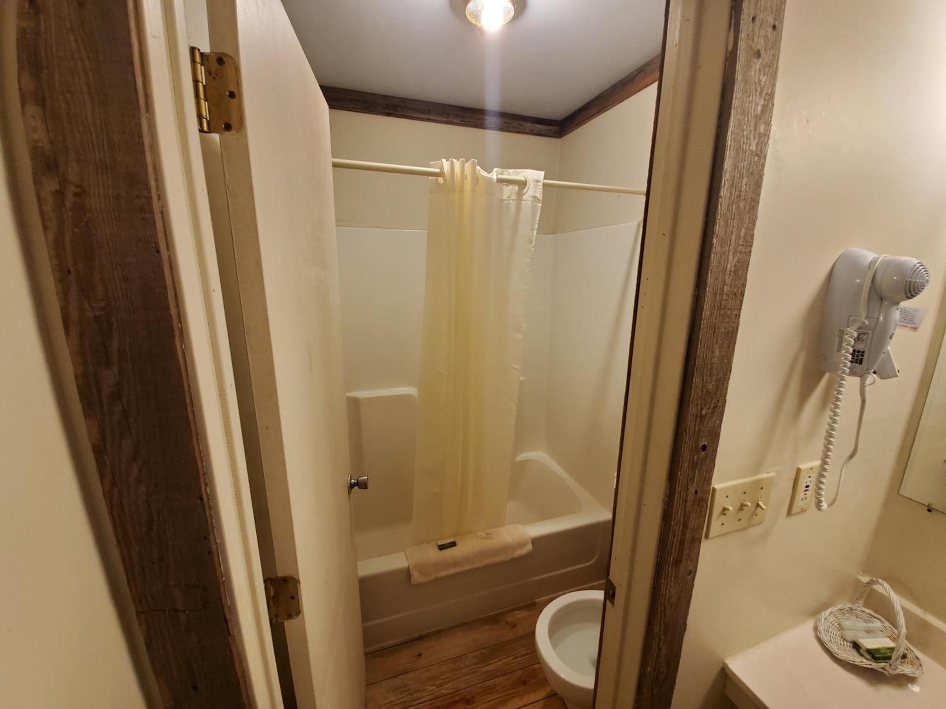 Jamesport Inn photo 44