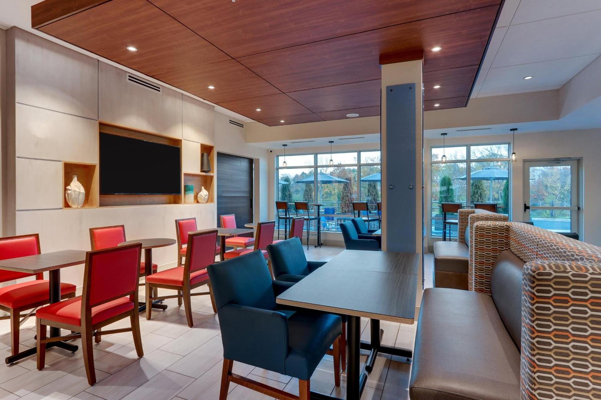 Holiday Inn Express & Suites - Middletown - Goshen by IHG photo 50