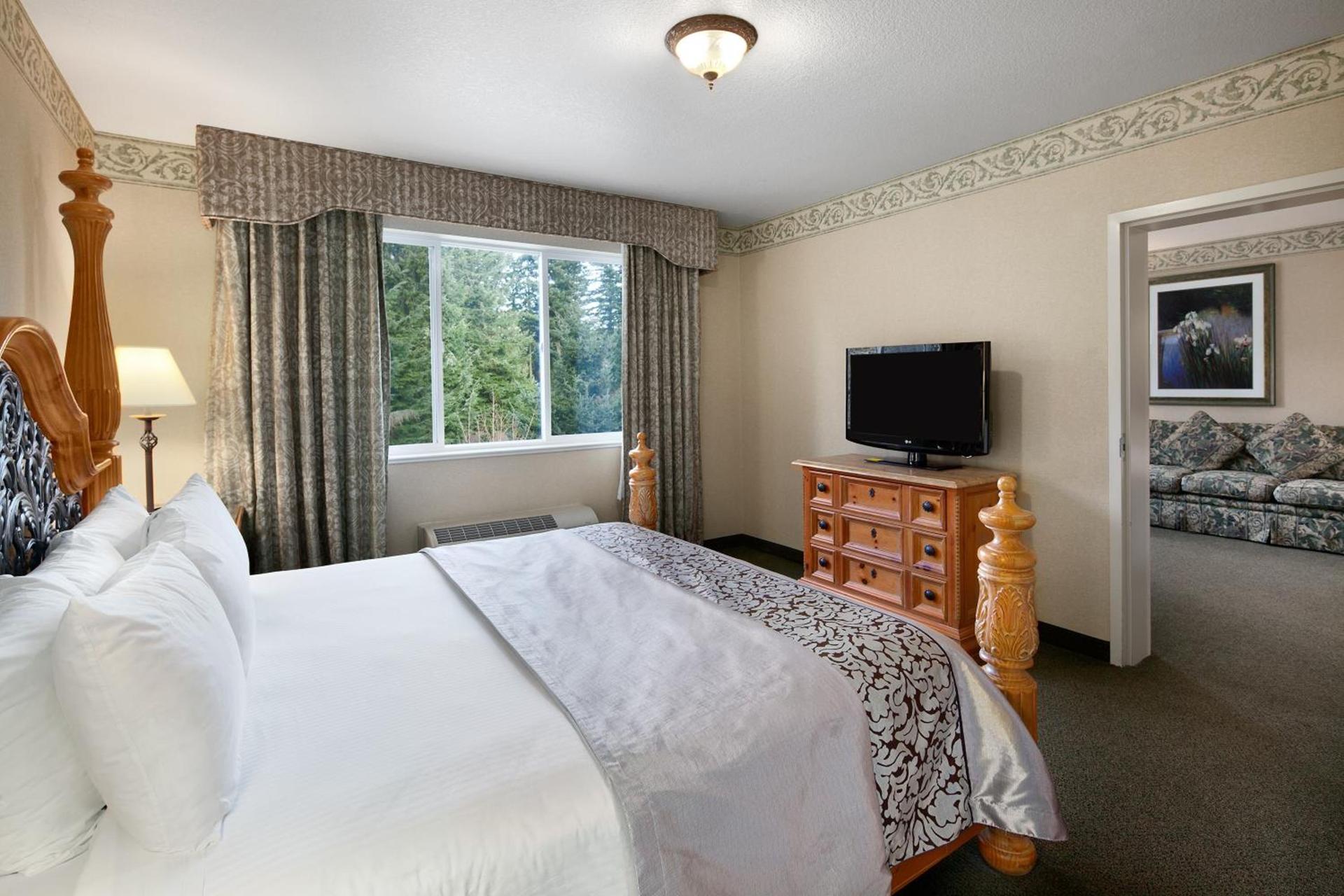 Ramada by Wyndham Olympia photo 35