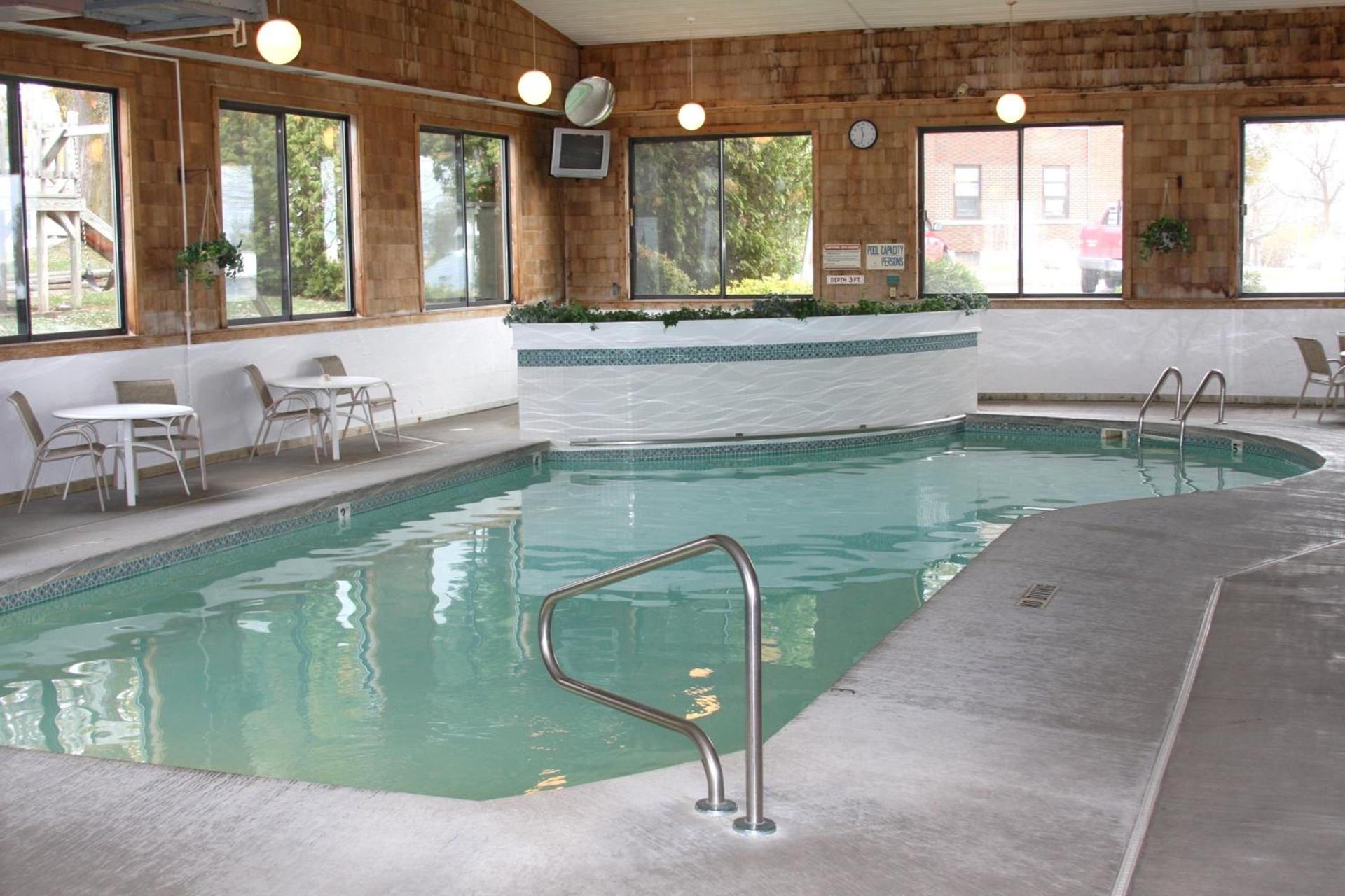 Budget Host Inn & Suites photo 2