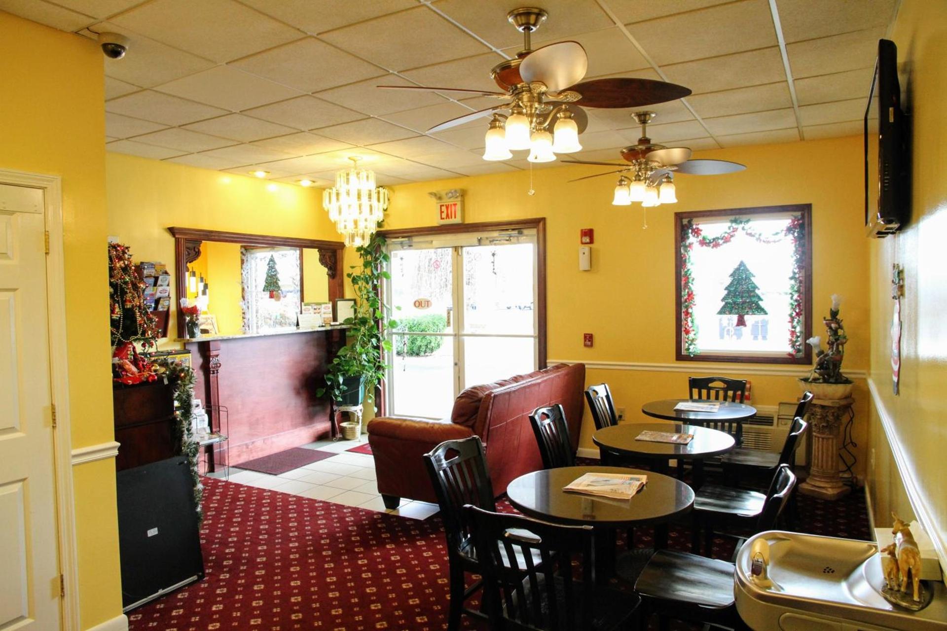 Country Hearth Inn-Union City photo 7