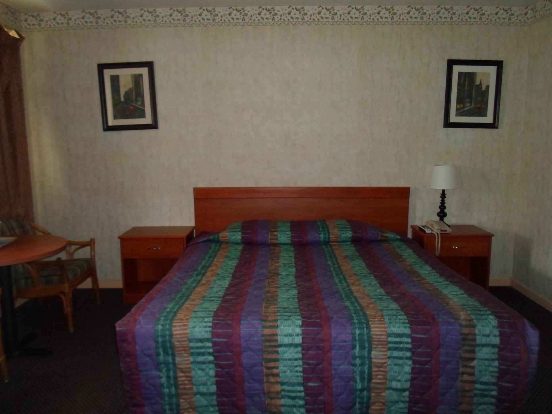 Red Carpet Inn Brooklawn photo 12