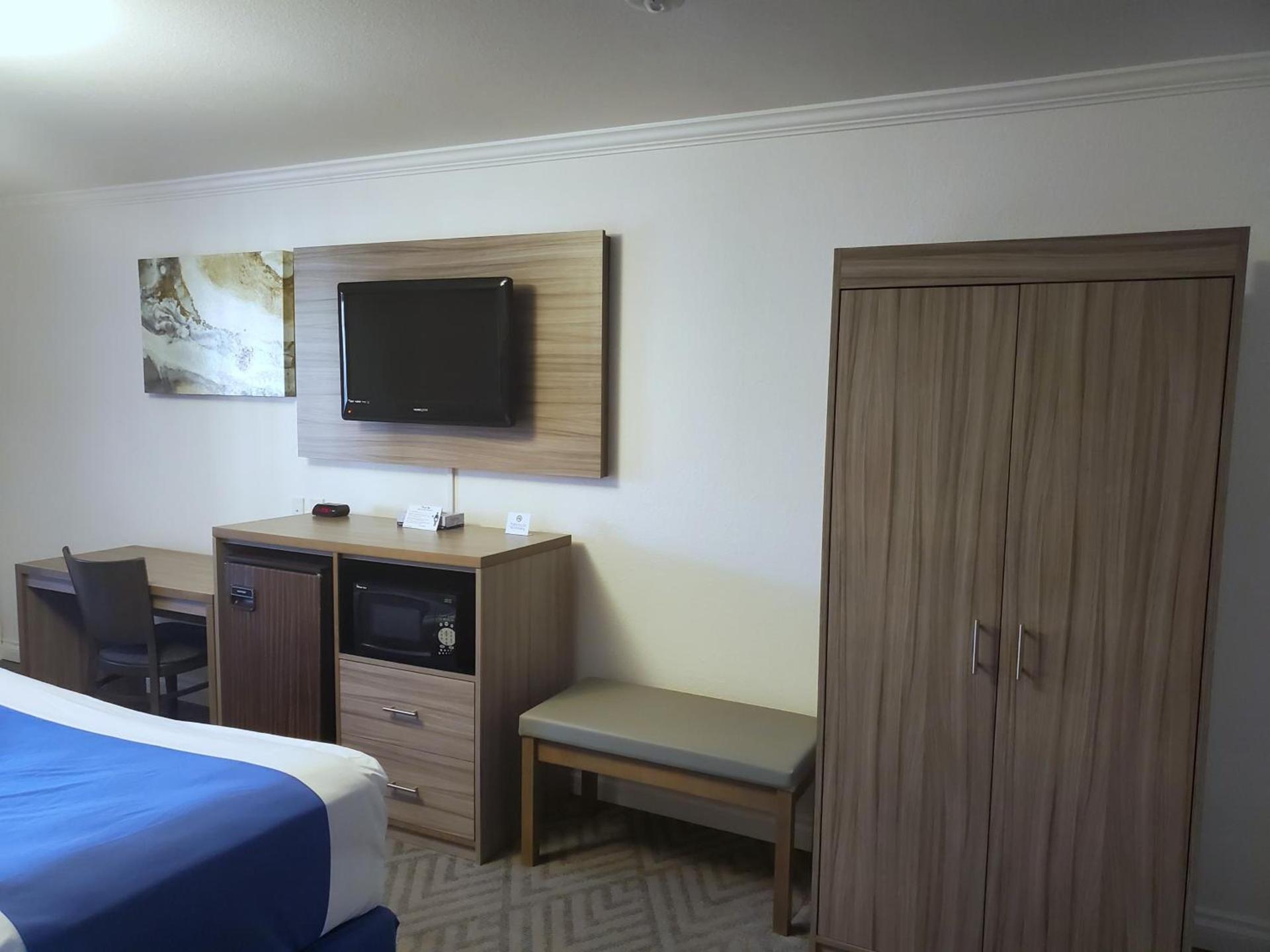 Exchange Club Motel photo 11