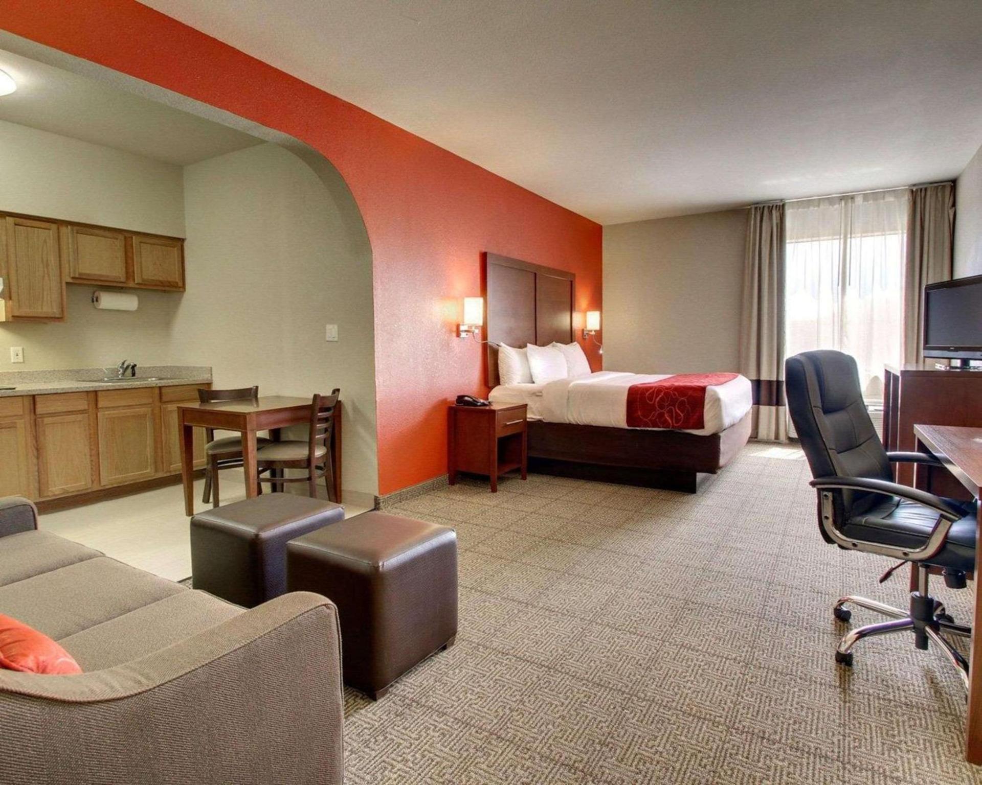 Comfort Suites Tyler South photo 19