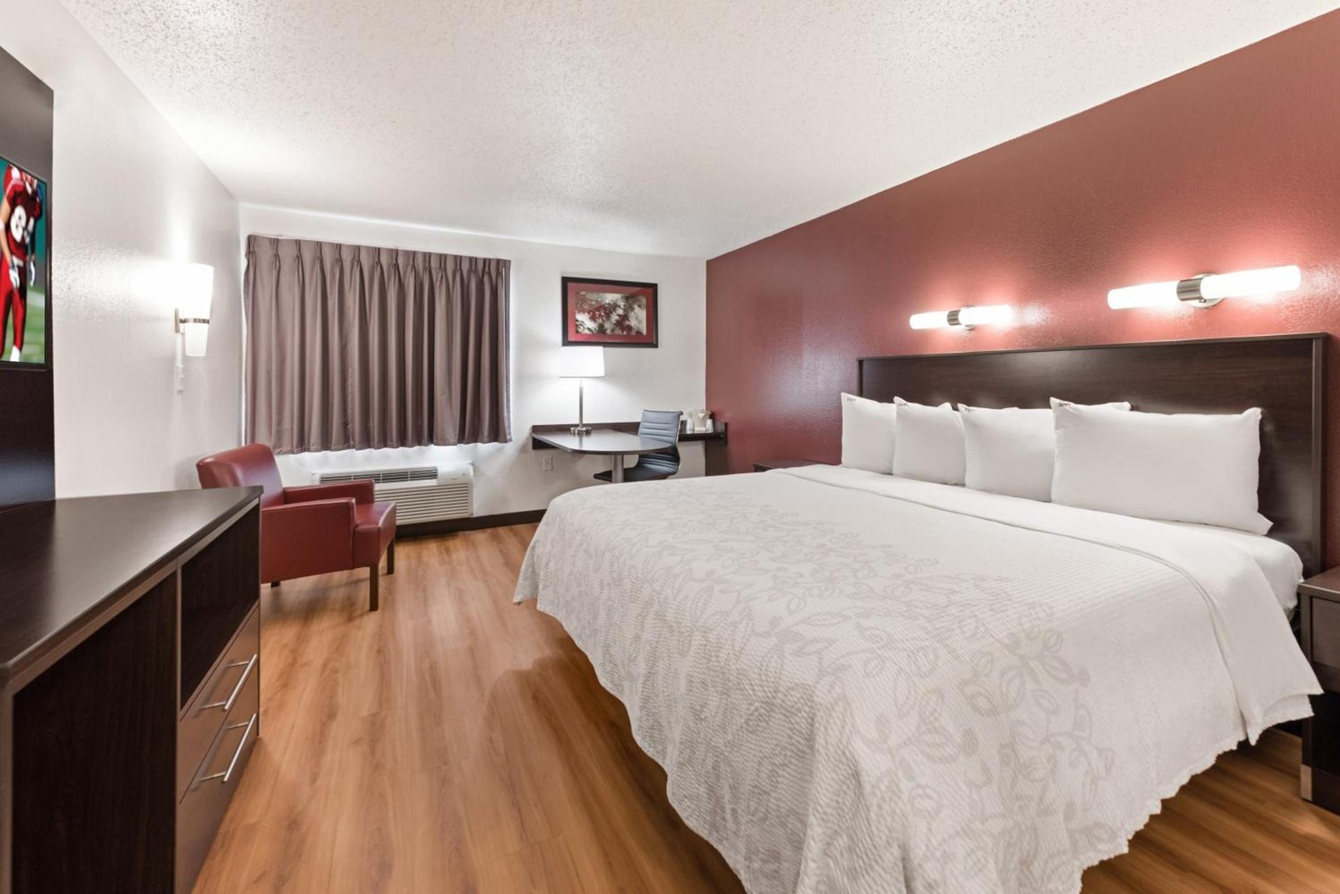 Red Roof Inn PLUS+ Columbus - Worthington photo 21