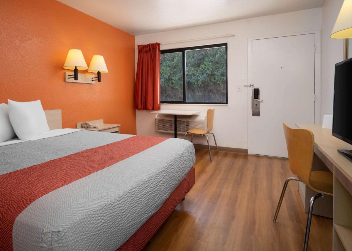 Motel 6 San Luis Obispo, CA - North photo 33