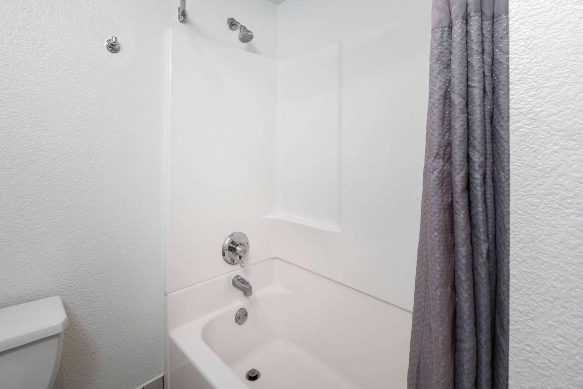 Motel 6-Anaheim, CA - Maingate photo 8