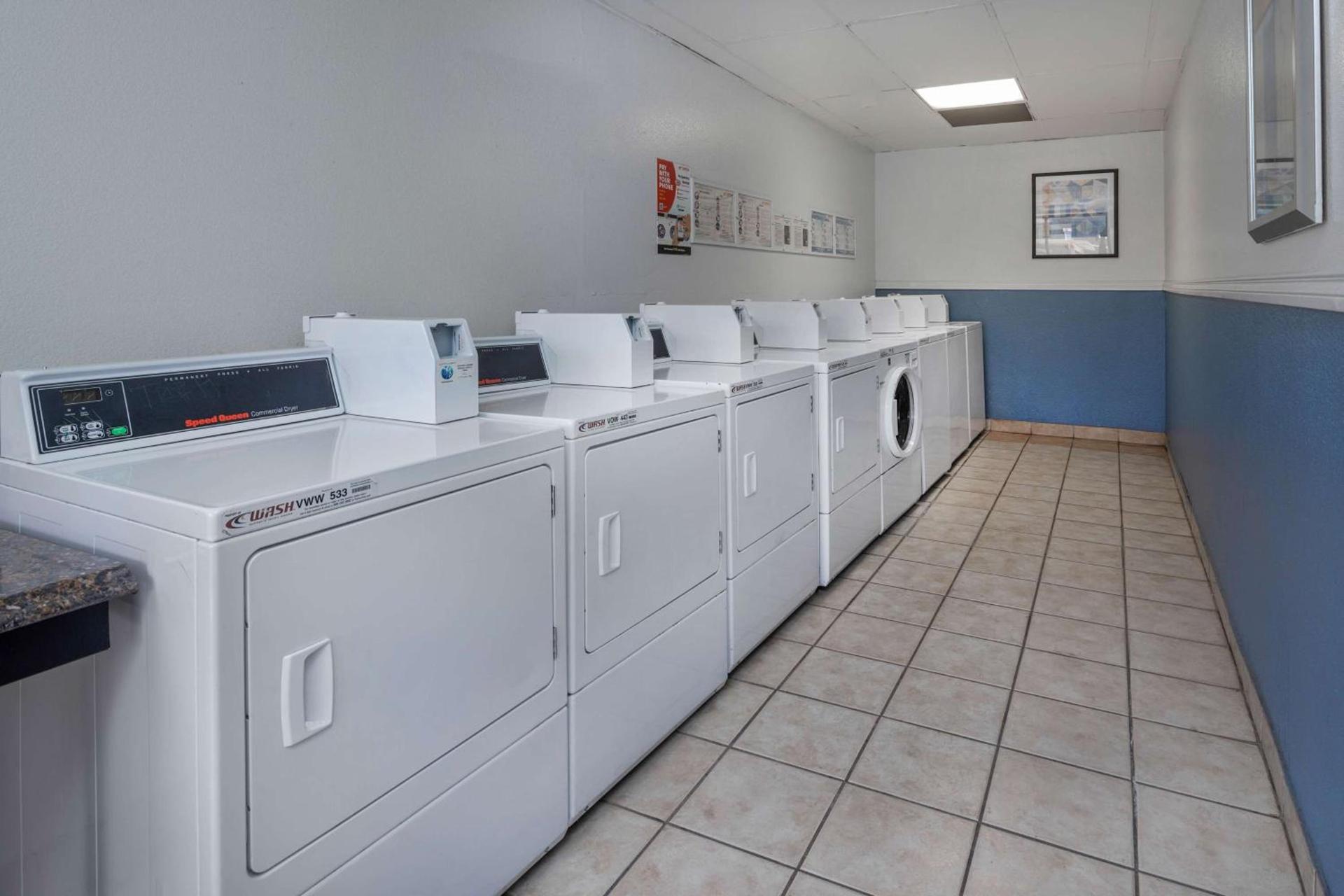 Motel 6-Anaheim, CA - Maingate photo 17