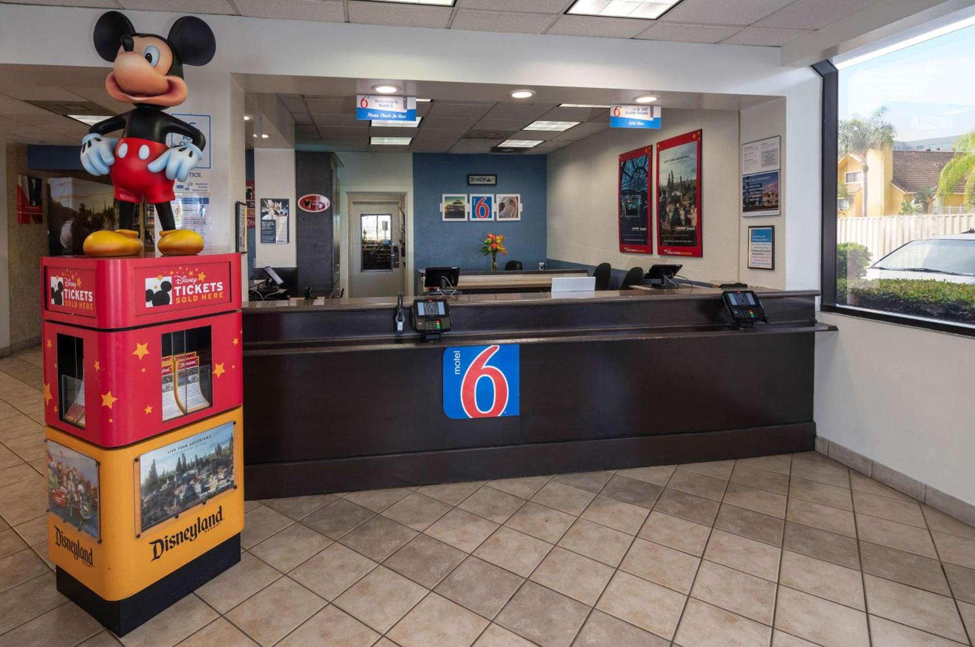 Motel 6-Anaheim, CA - Maingate photo 10