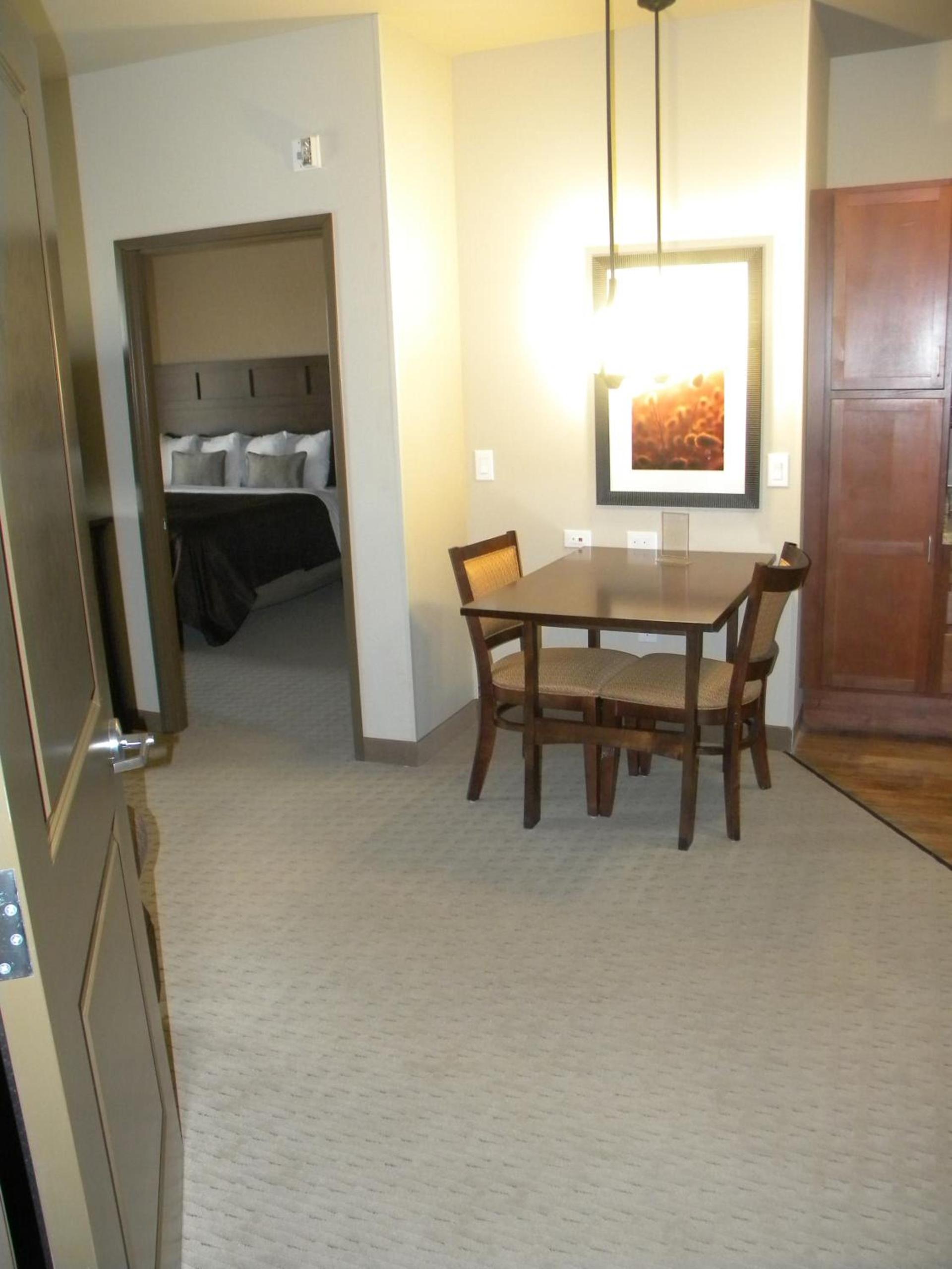 Teddy's Residential Suites Watford City photo 58