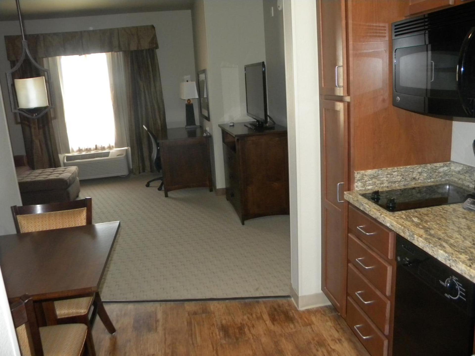Teddy's Residential Suites Watford City photo 20