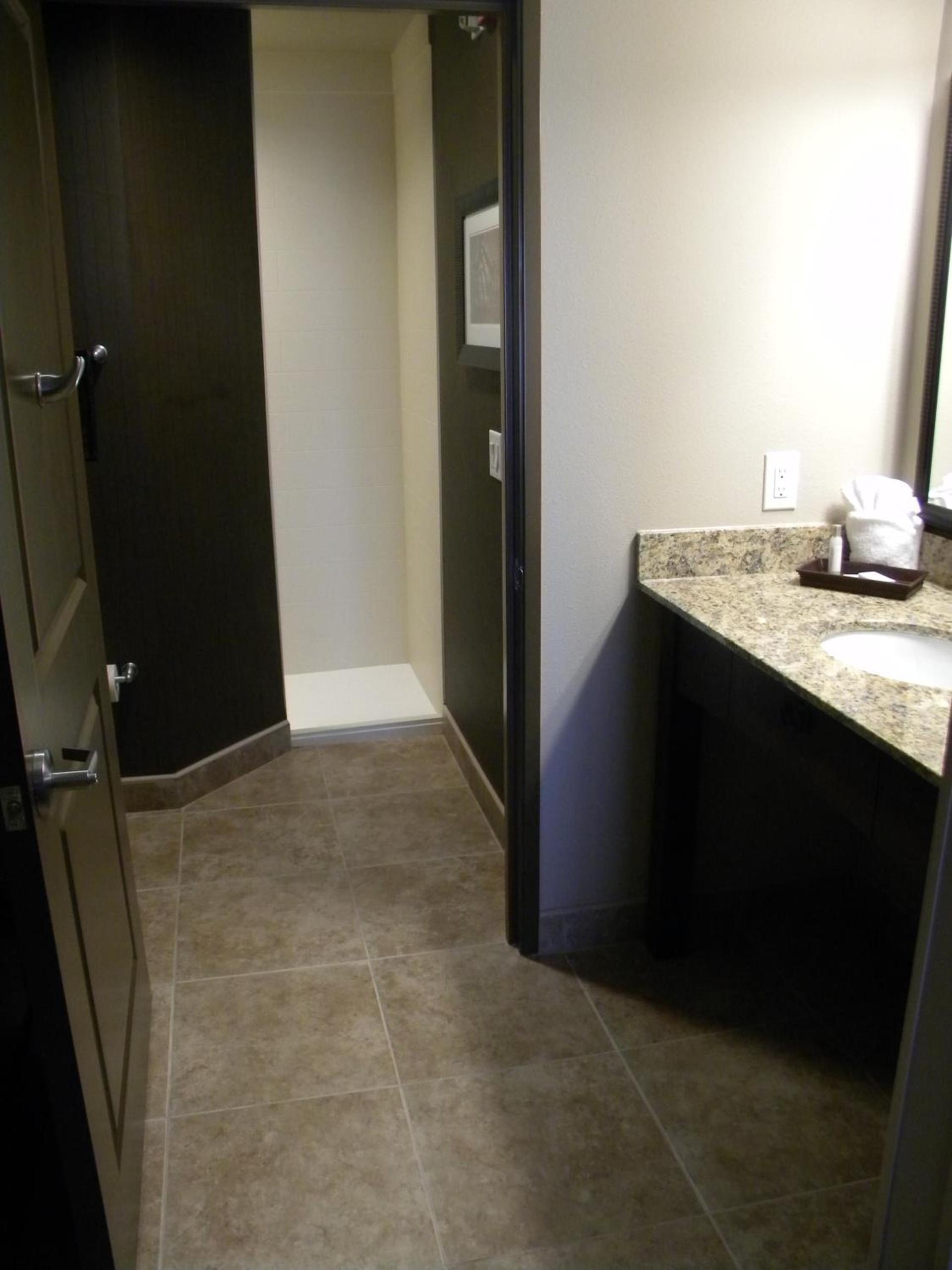 Teddy's Residential Suites Watford City photo 35