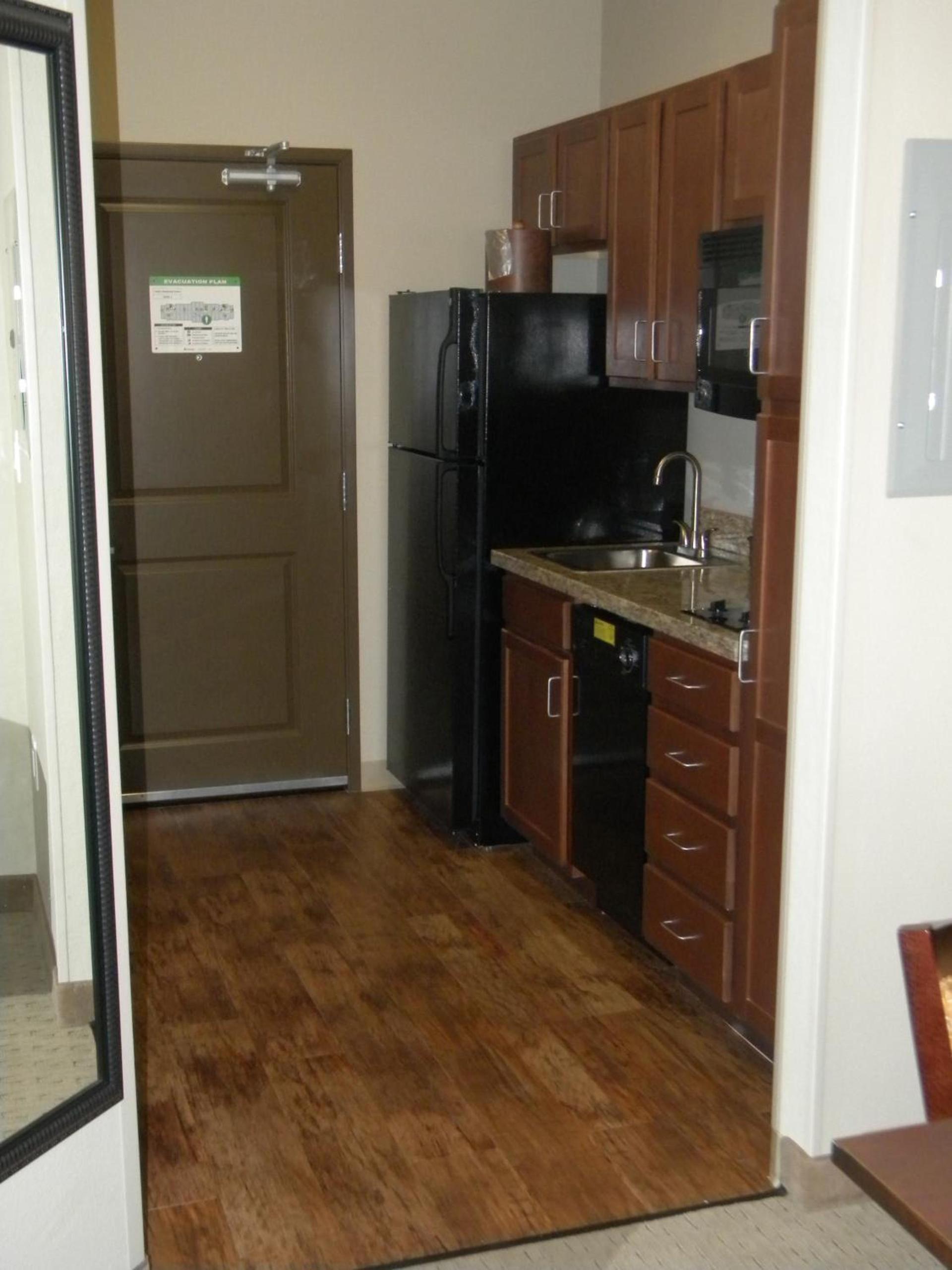 Teddy's Residential Suites Watford City photo 38