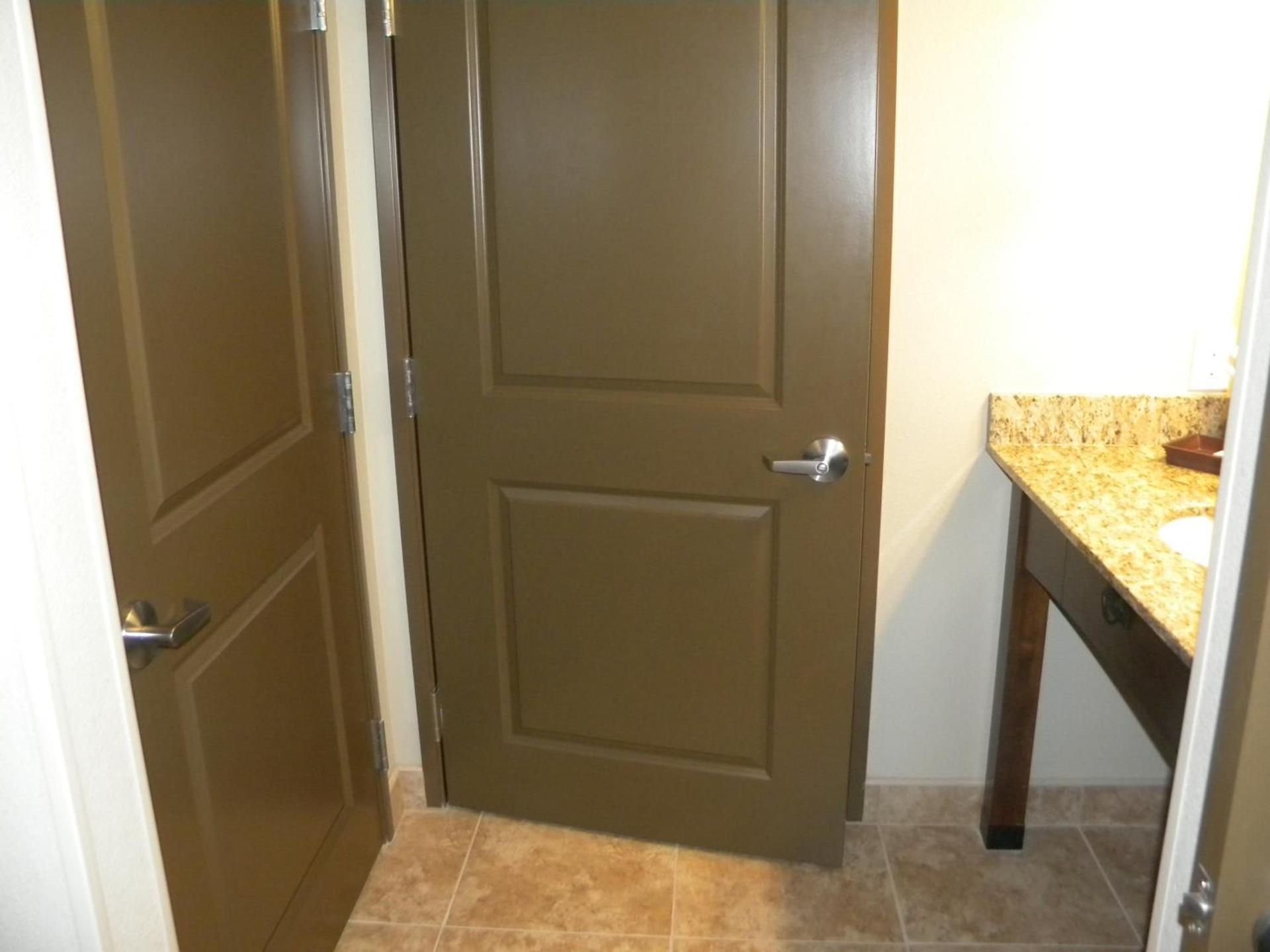 Teddy's Residential Suites Watford City photo 44