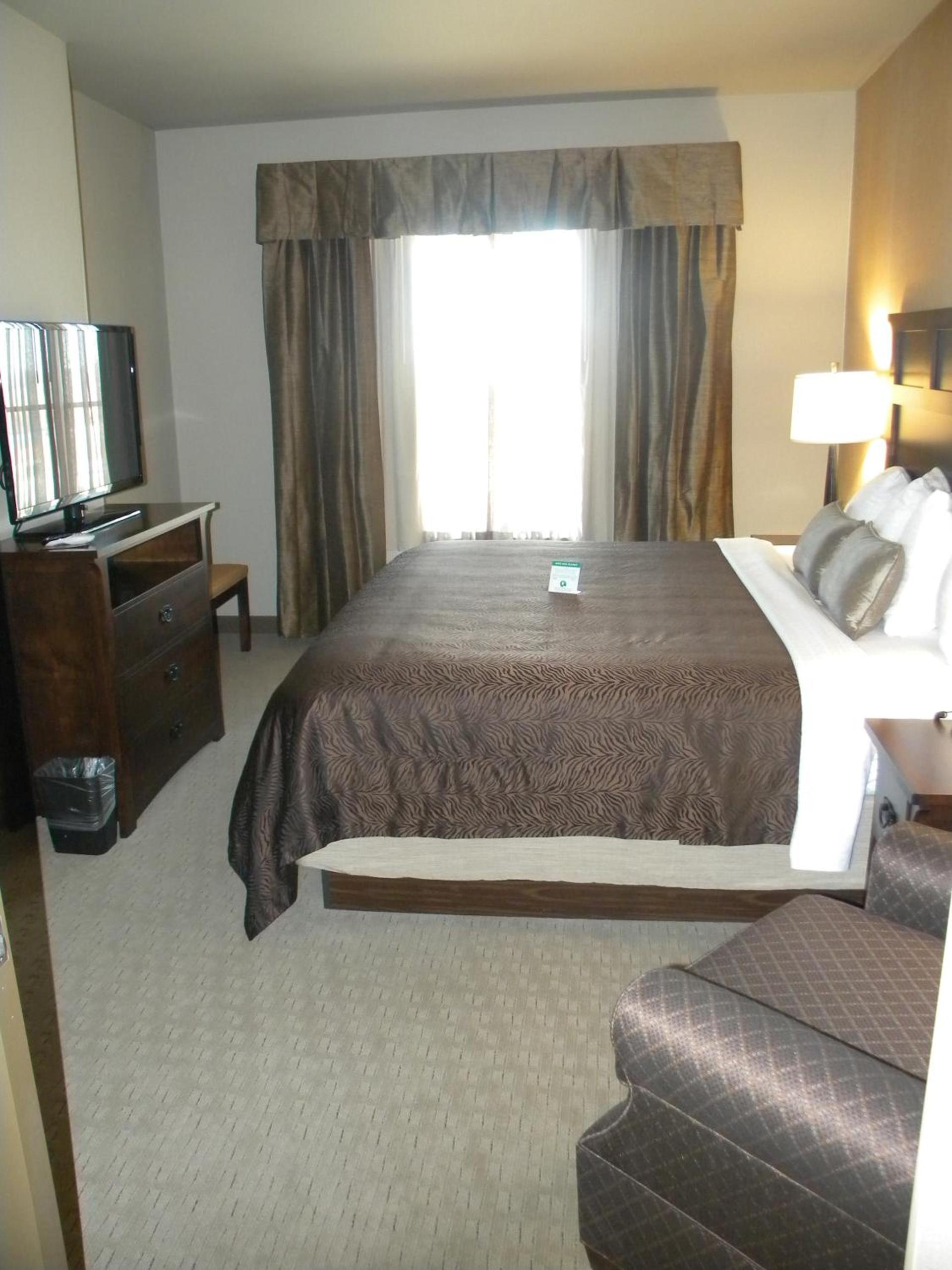 Teddy's Residential Suites Watford City photo 21