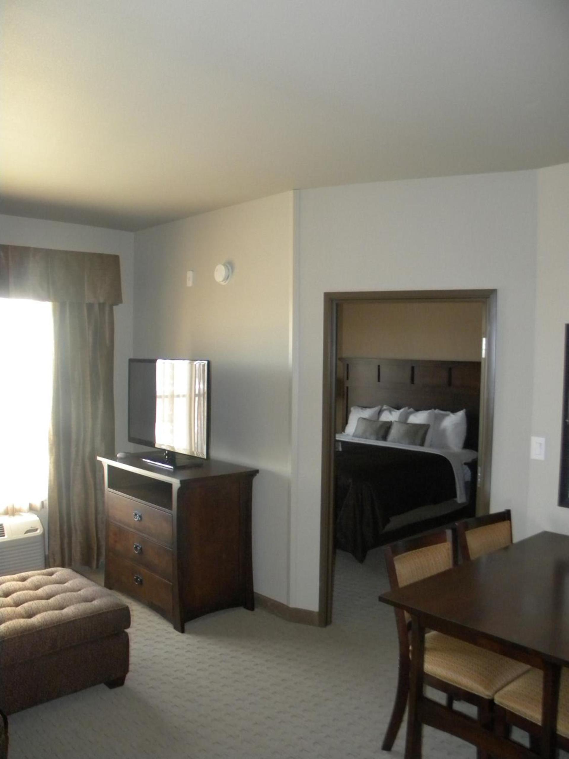 Teddy's Residential Suites Watford City photo 37