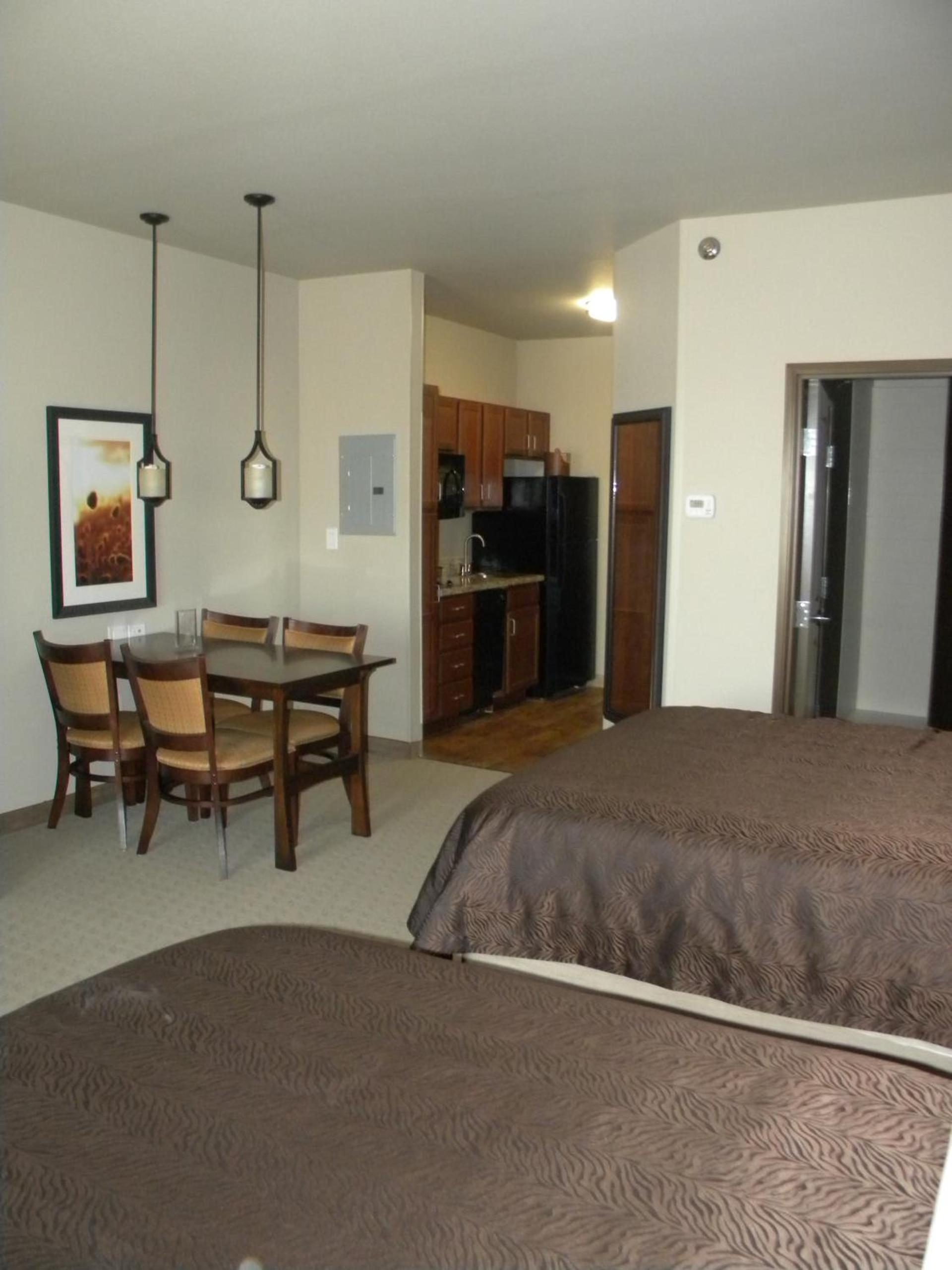 Teddy's Residential Suites Watford City photo 11