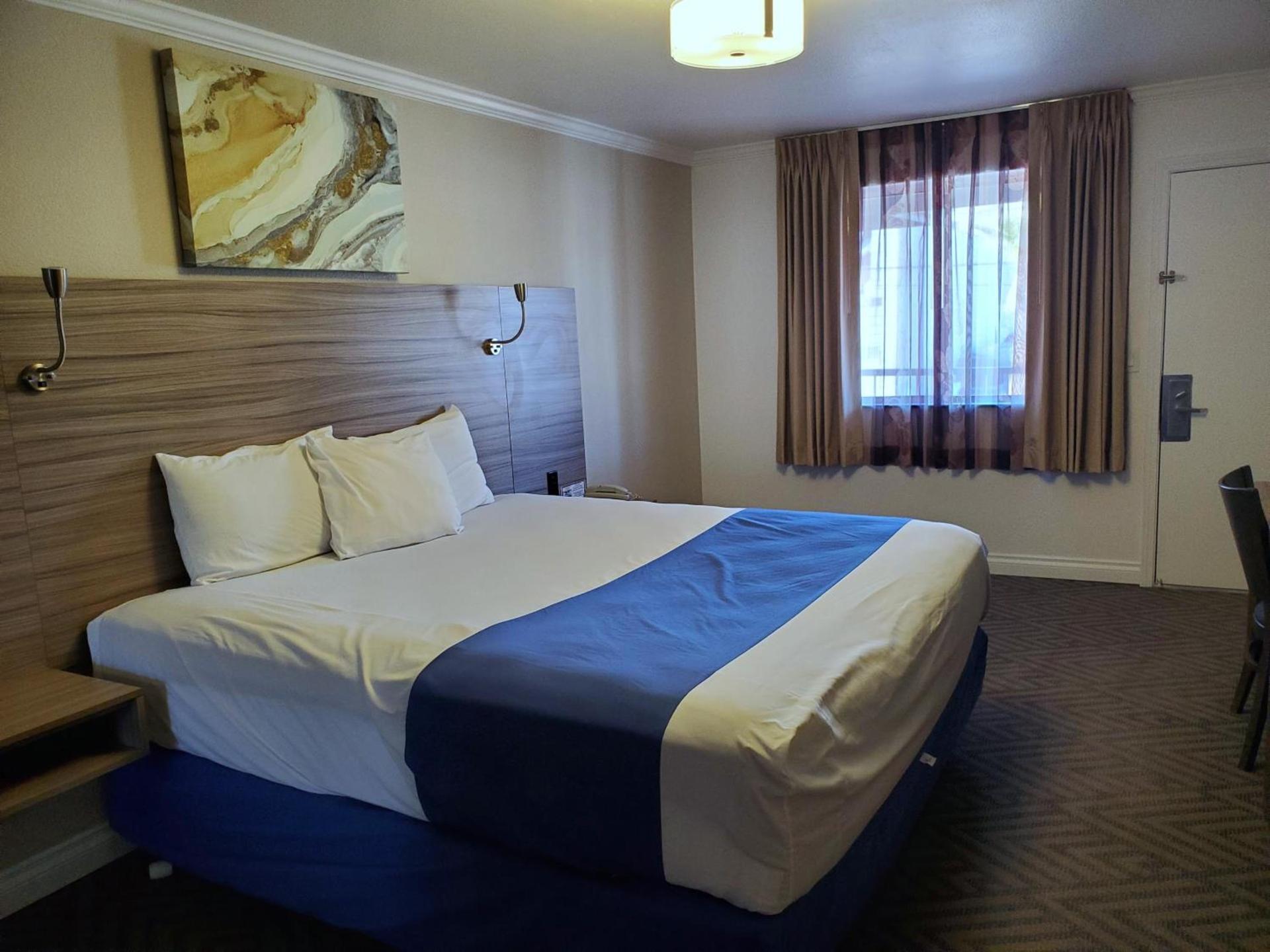 Exchange Club Motel photo 9