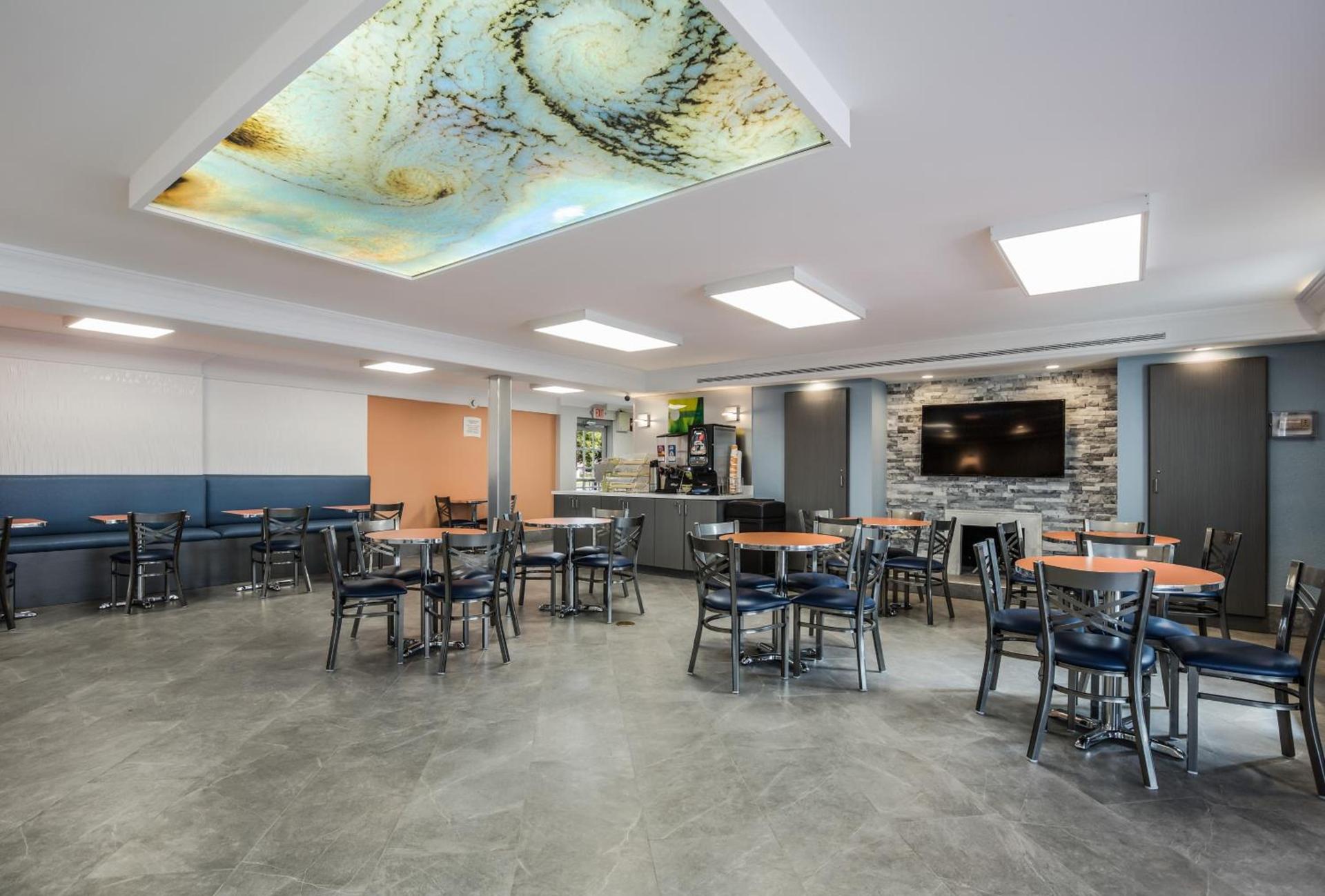 Quality Inn Hampton - Newport News photo 7