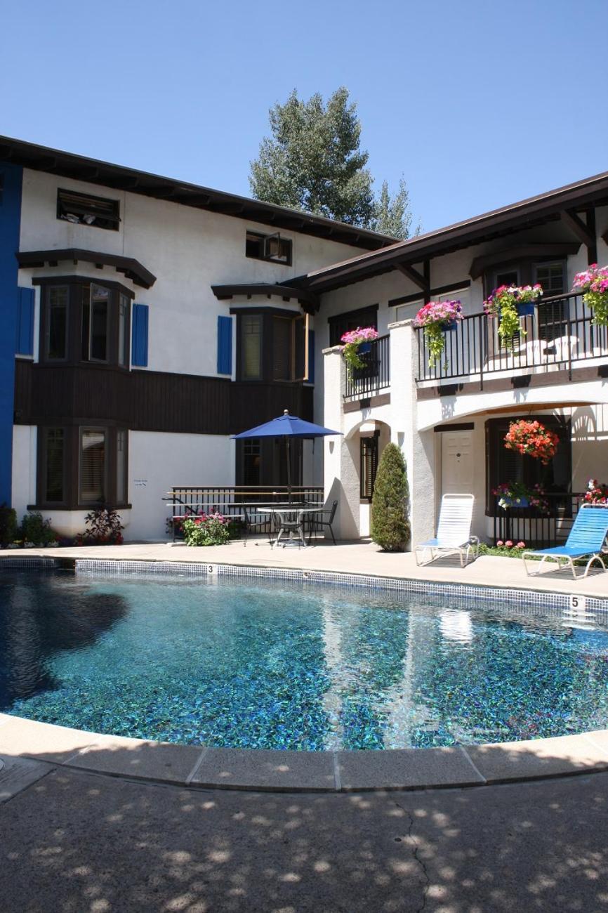 St Moritz Lodge and Condominiums photo 2