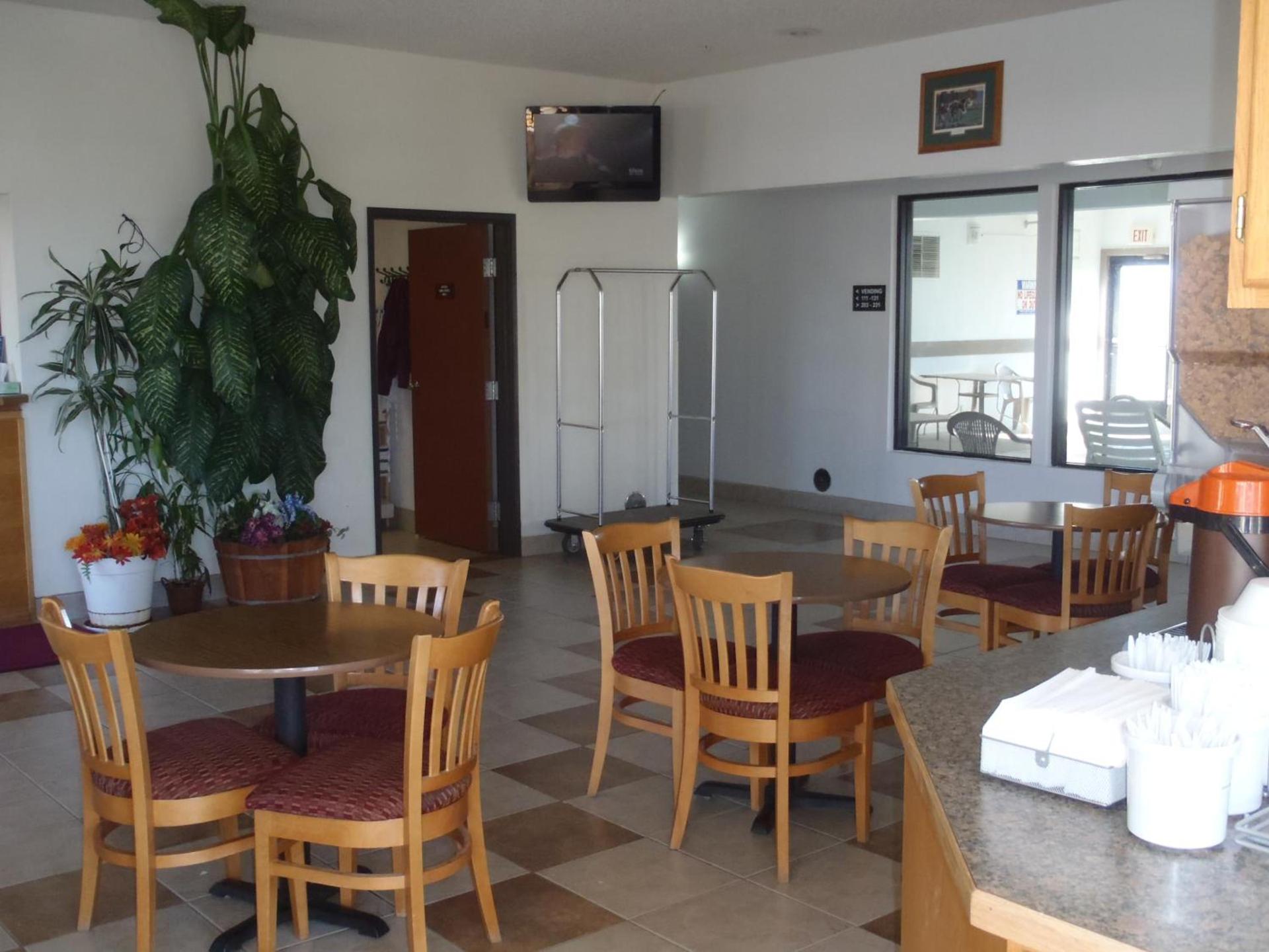 Super 8 by Wyndham Pendleton photo 50