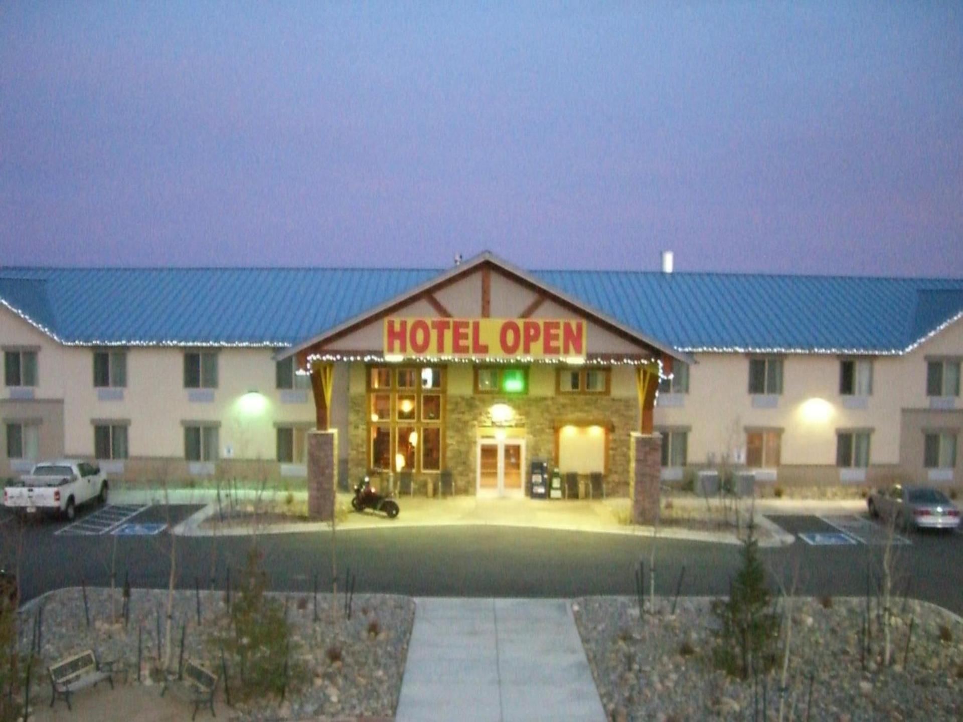 A Riverside Inn Travelodge by Wyndham photo 1