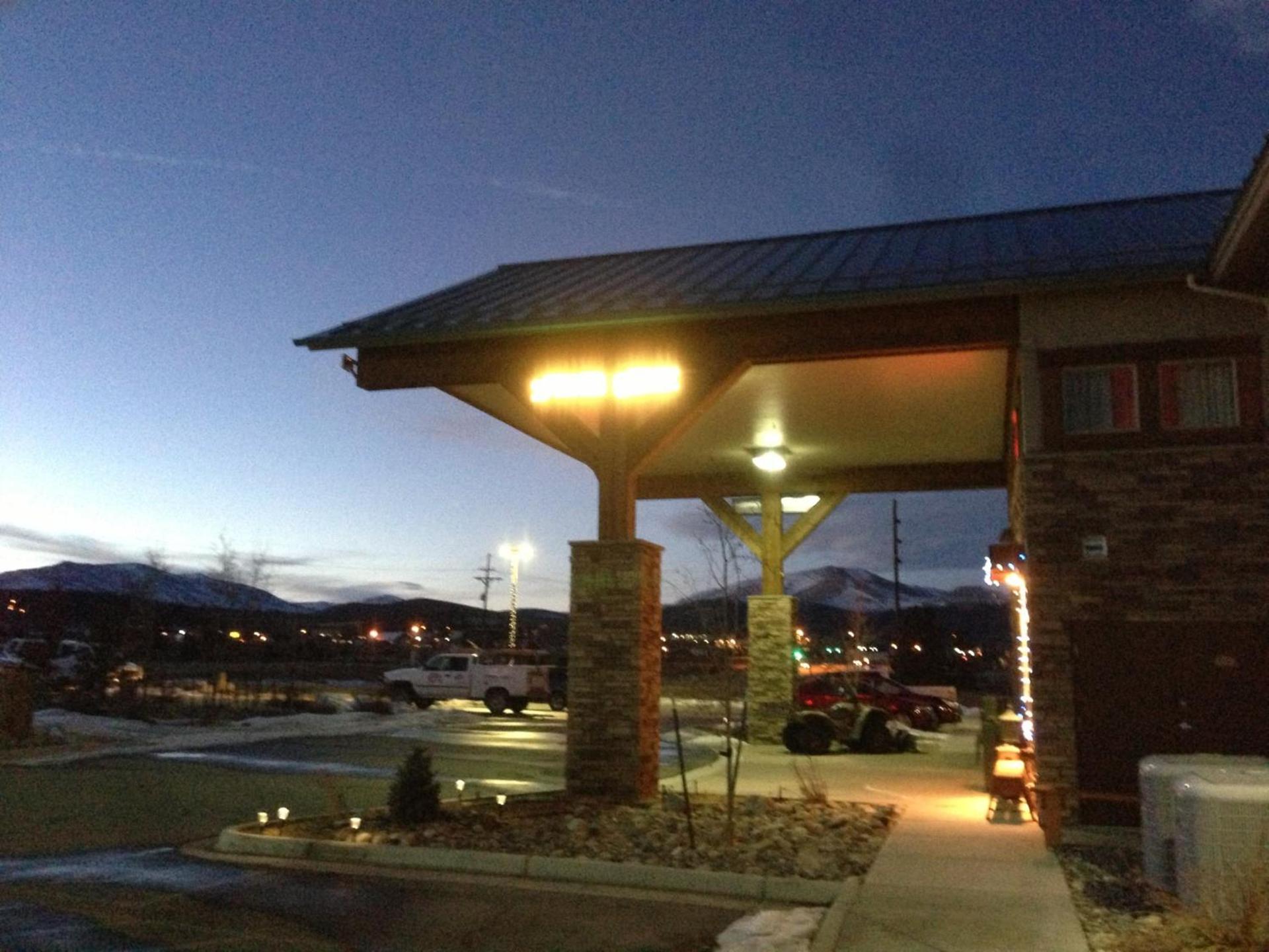 A Riverside Inn Travelodge by Wyndham photo 2