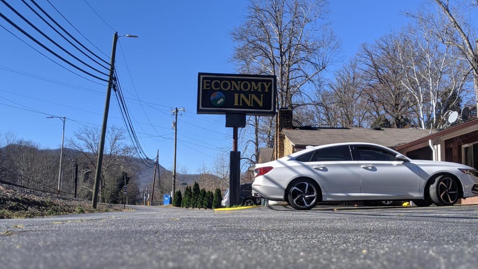 Economy Inn Sylva photo 14