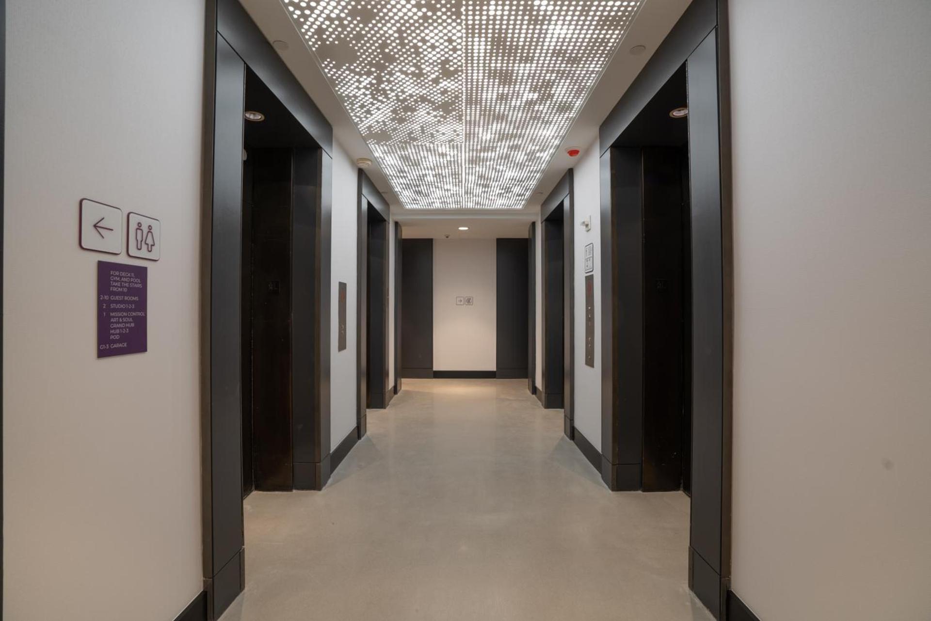 YOTEL Washington DC photo 94