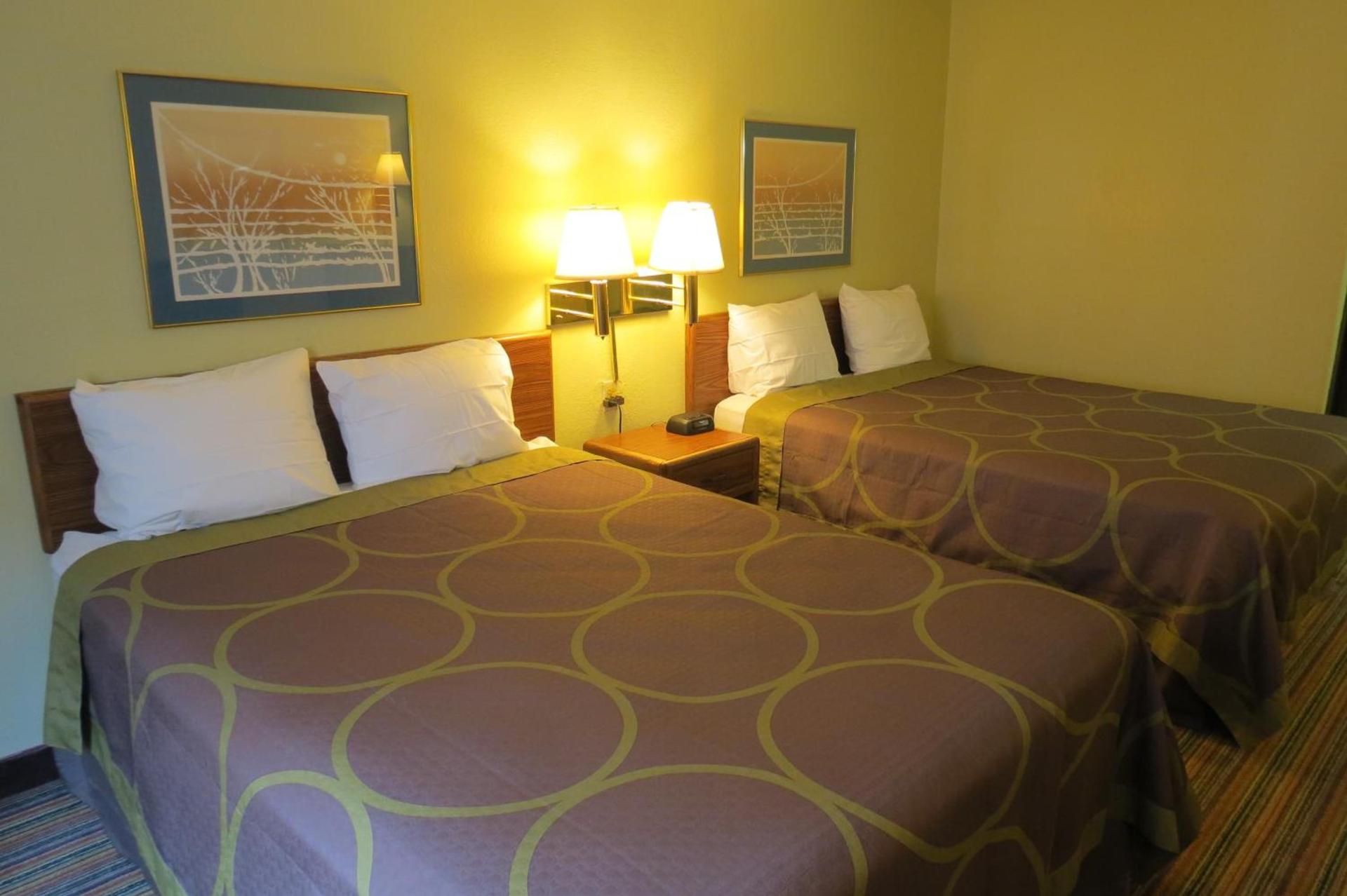 Super 8 by Wyndham Evansville East photo 23