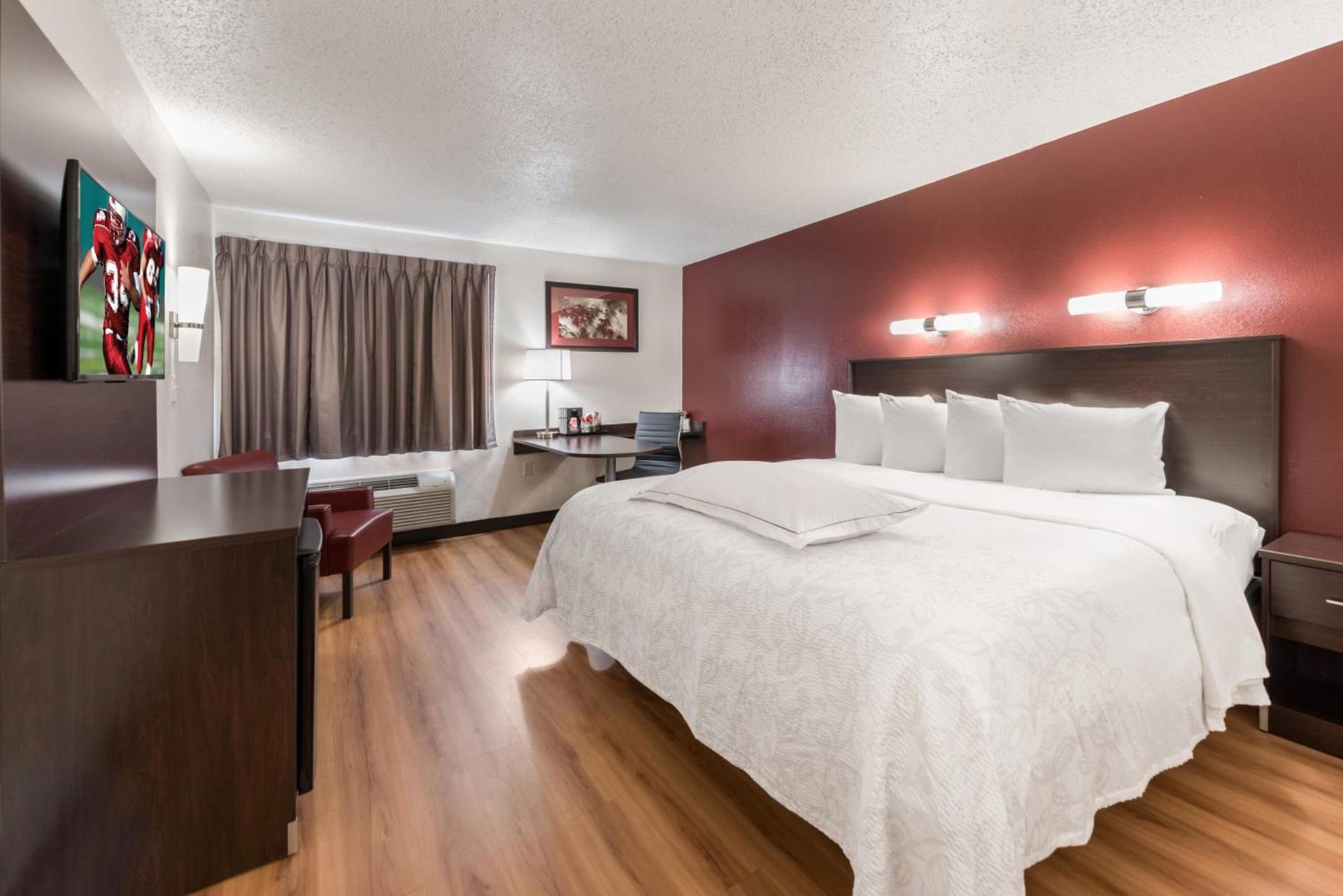 Red Roof Inn PLUS+ Columbus - Worthington photo 15