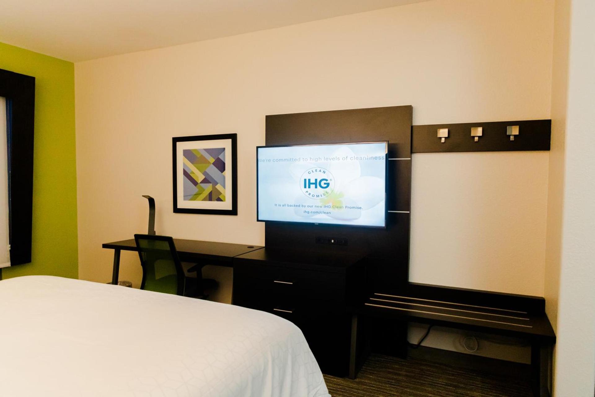 Holiday Inn Express Hotel & Suites Greenville by IHG photo 35