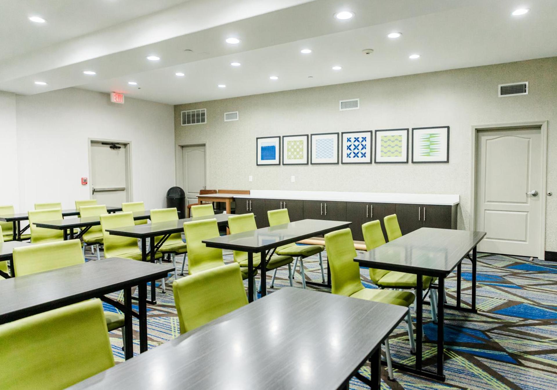 Holiday Inn Express Hotel & Suites Greenville by IHG photo 5