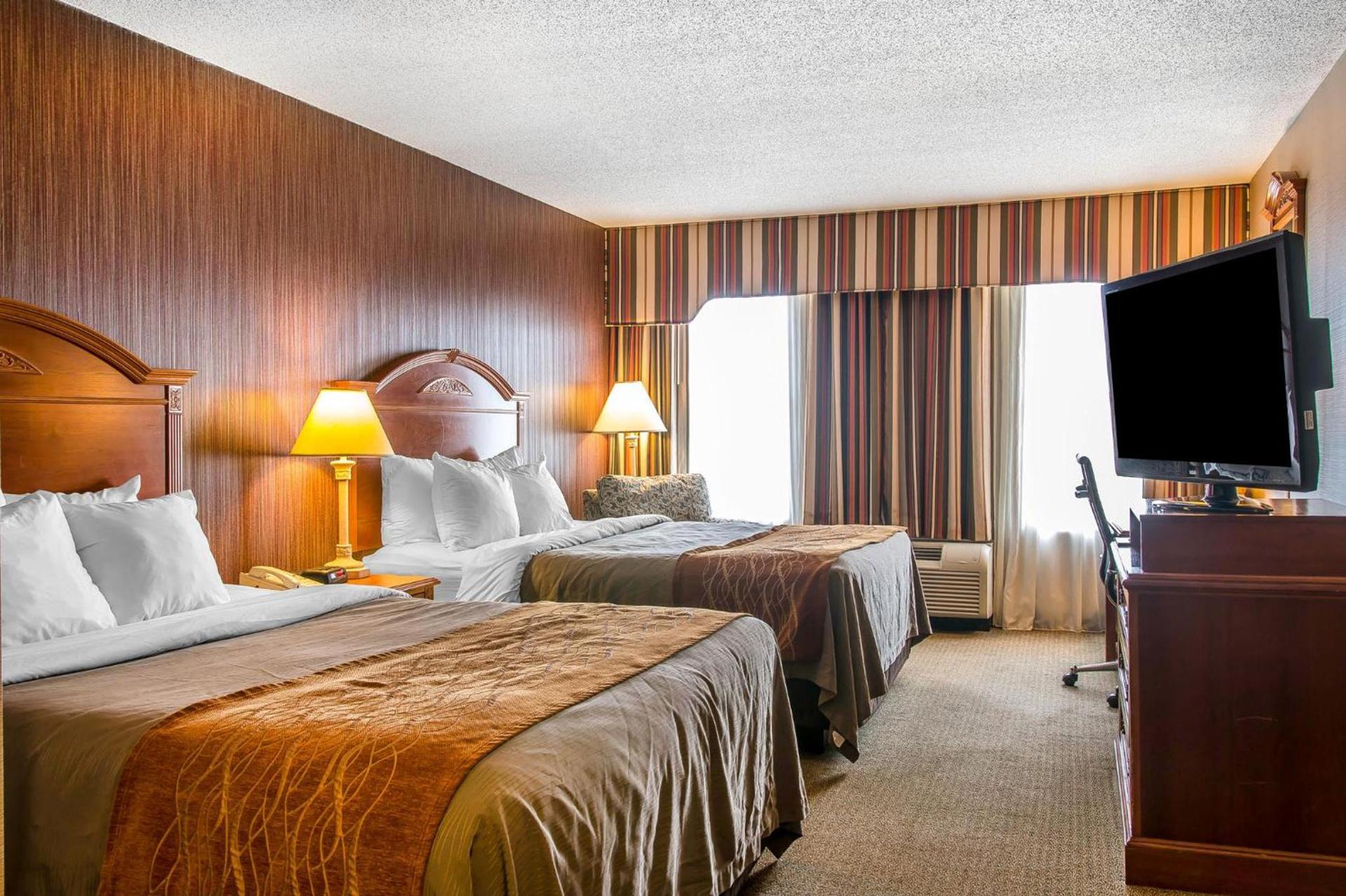Hampton Inn Chelsea, Mi photo 5