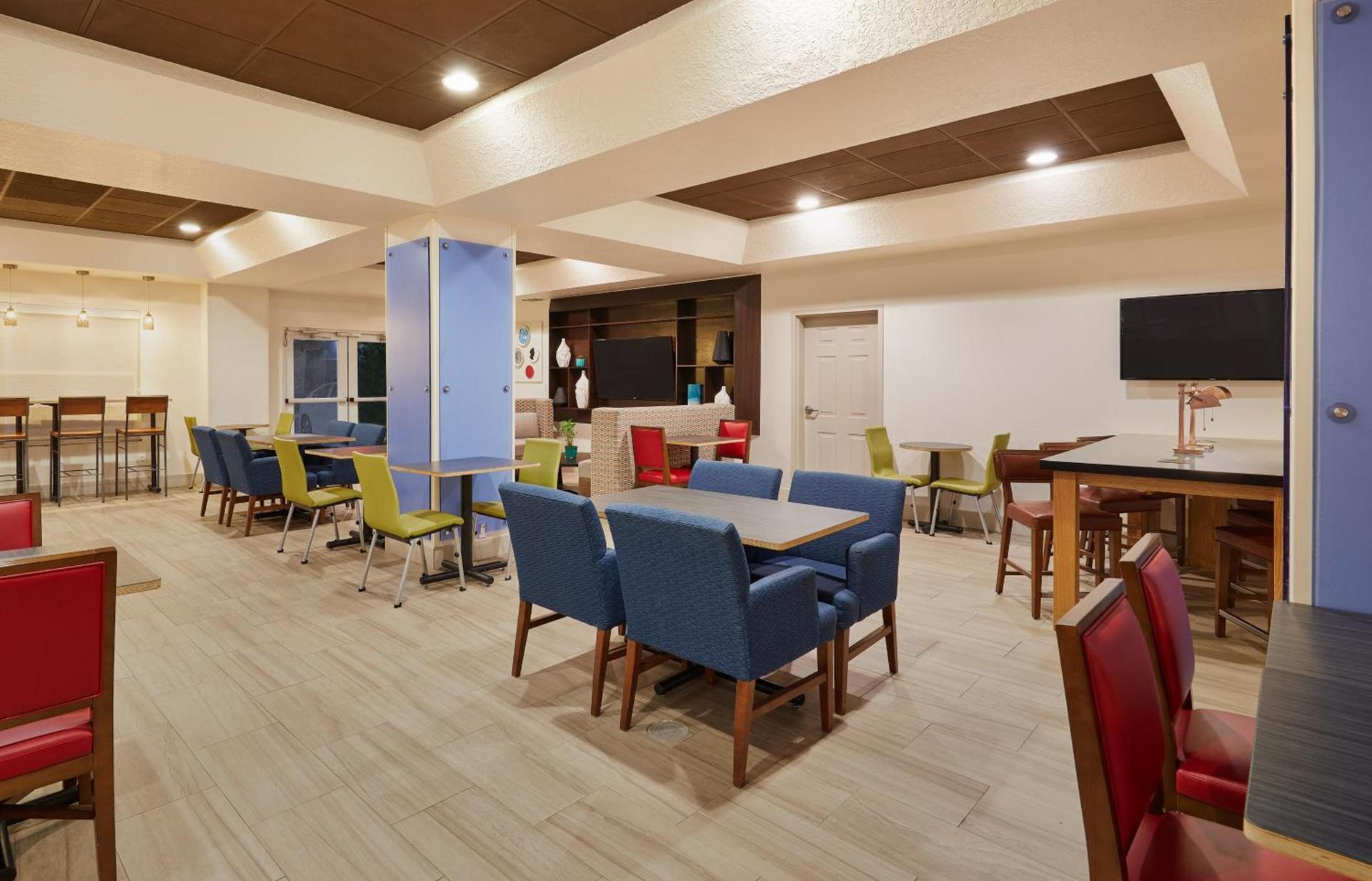 Holiday Inn Express & Suites Orlando International Airport by IHG photo 30