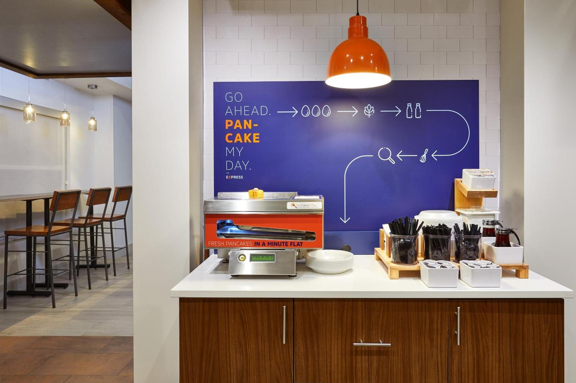 Holiday Inn Express & Suites Orlando International Airport by IHG photo 24