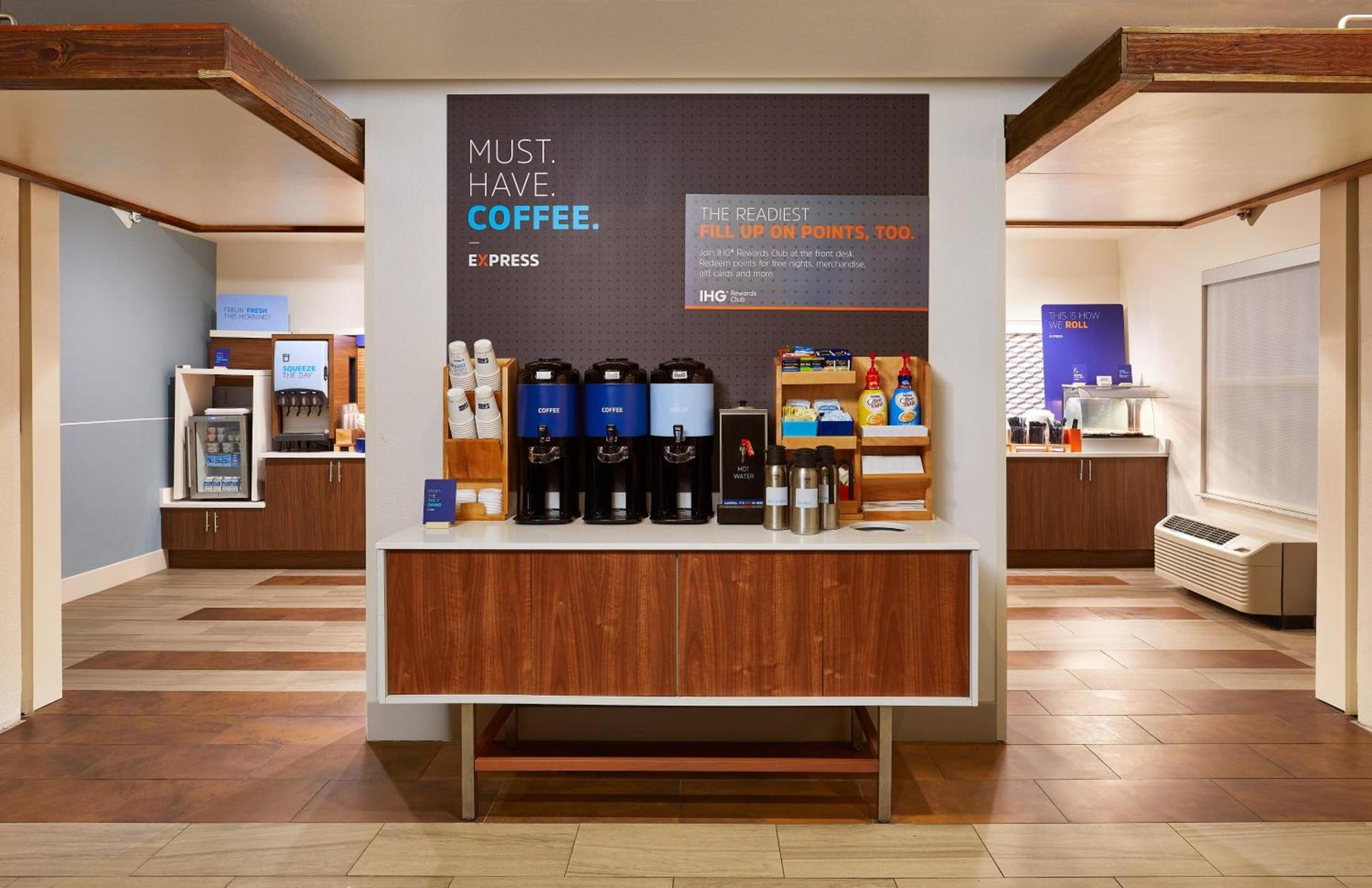 Holiday Inn Express & Suites Orlando International Airport by IHG photo 21