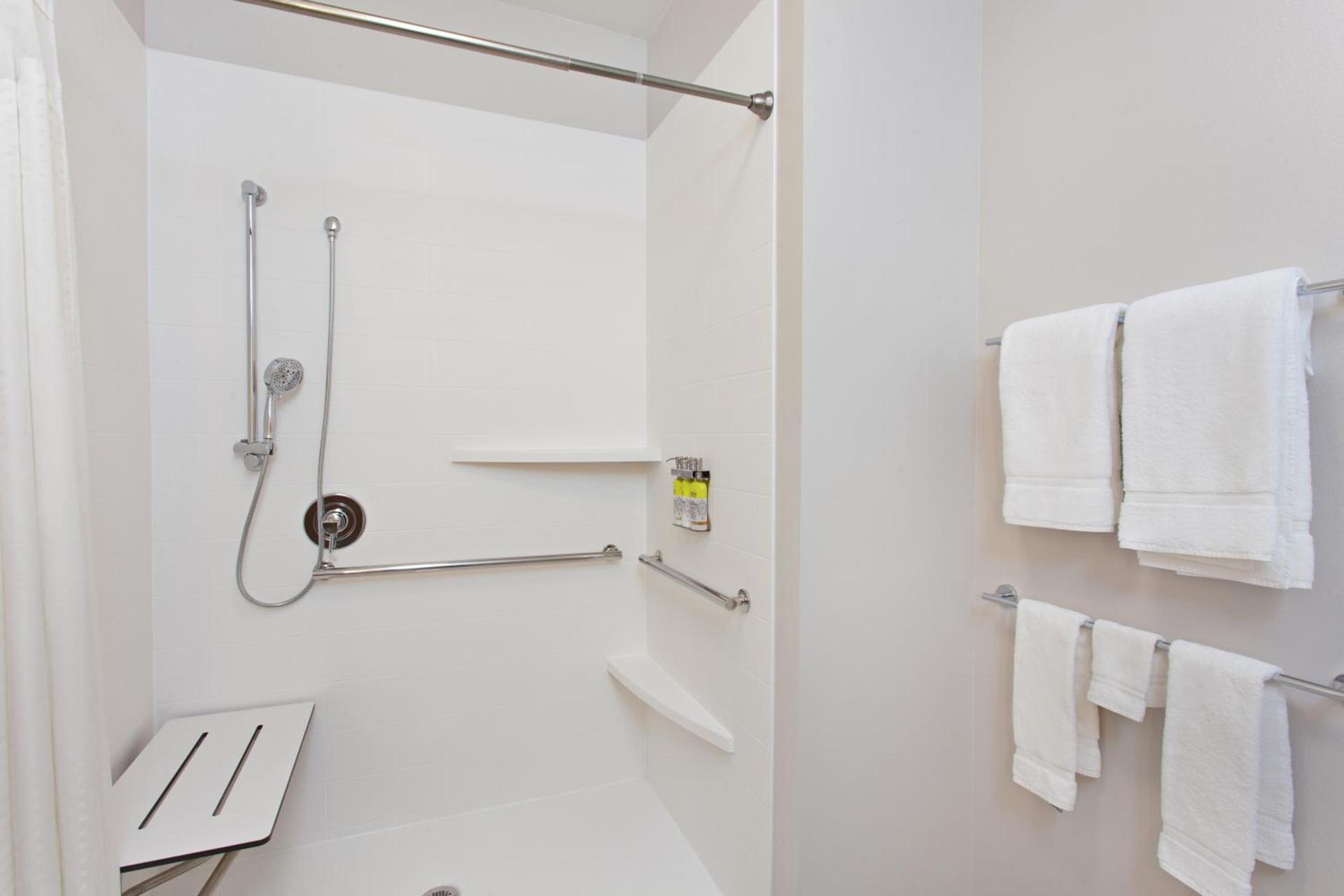 Holiday Inn Express & Suites - Moses Lake by IHG photo 5