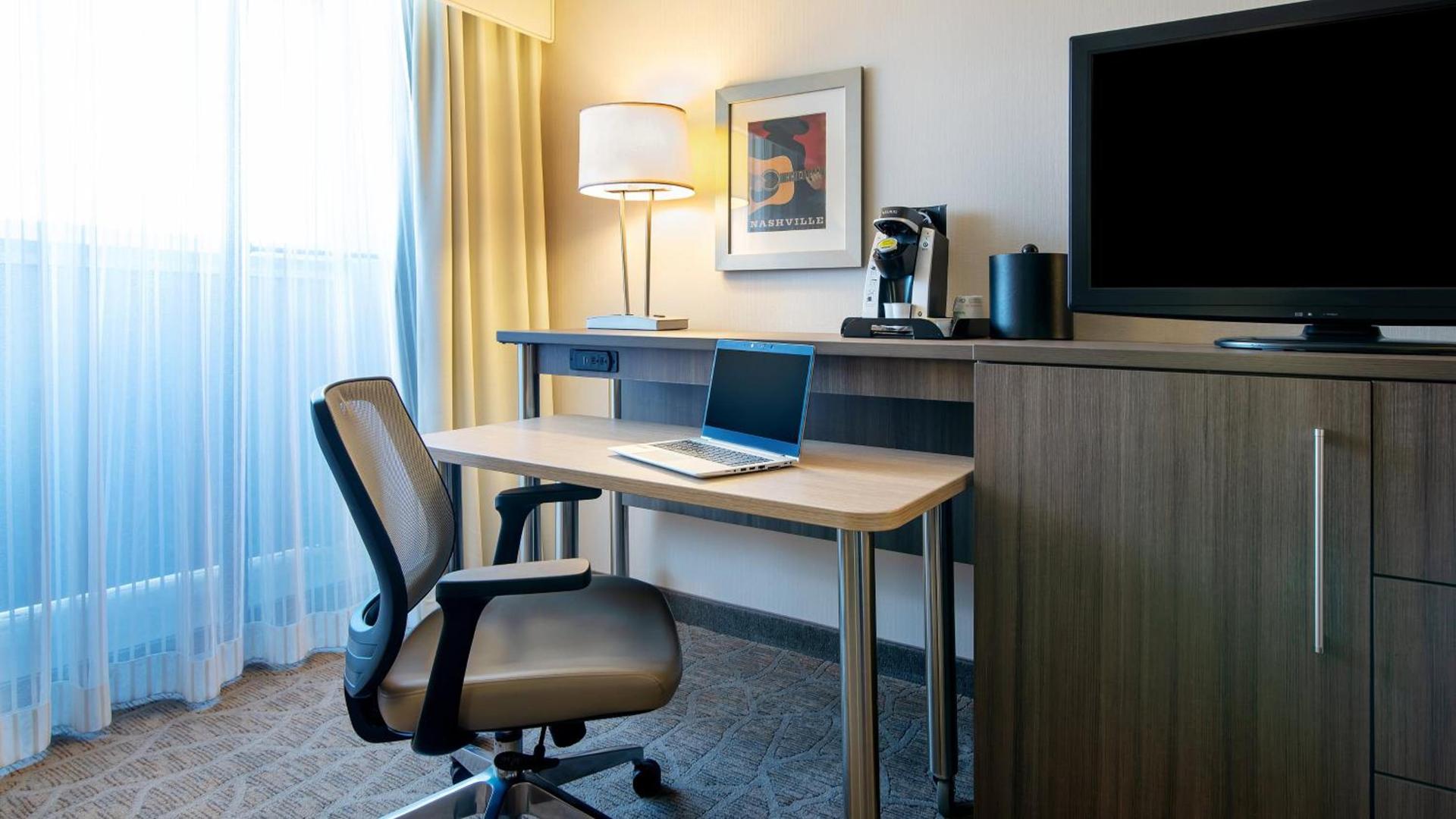 Holiday Inn Nashville - Vanderbilt - Dwtn by IHG photo 70