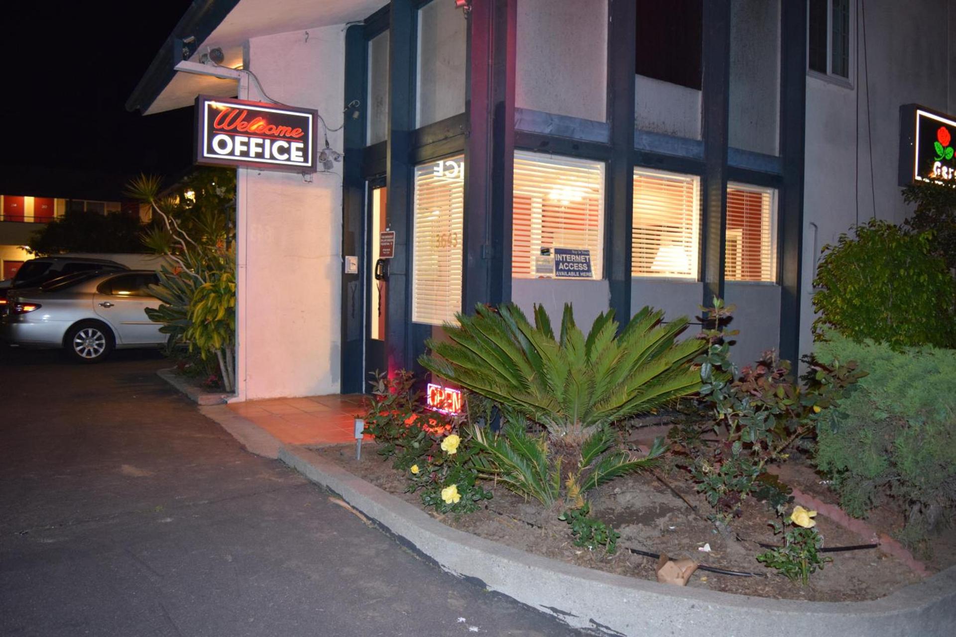 Rose Garden Inn photo 10