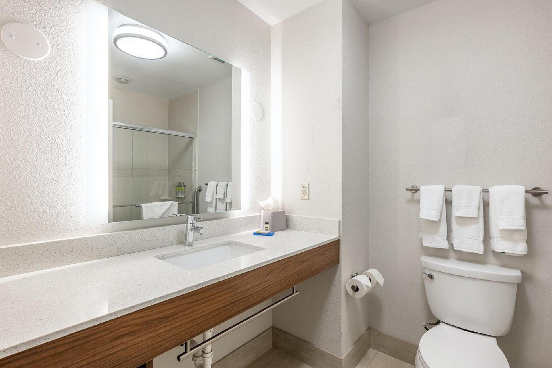 Holiday Inn Express McComb by IHG photo 7