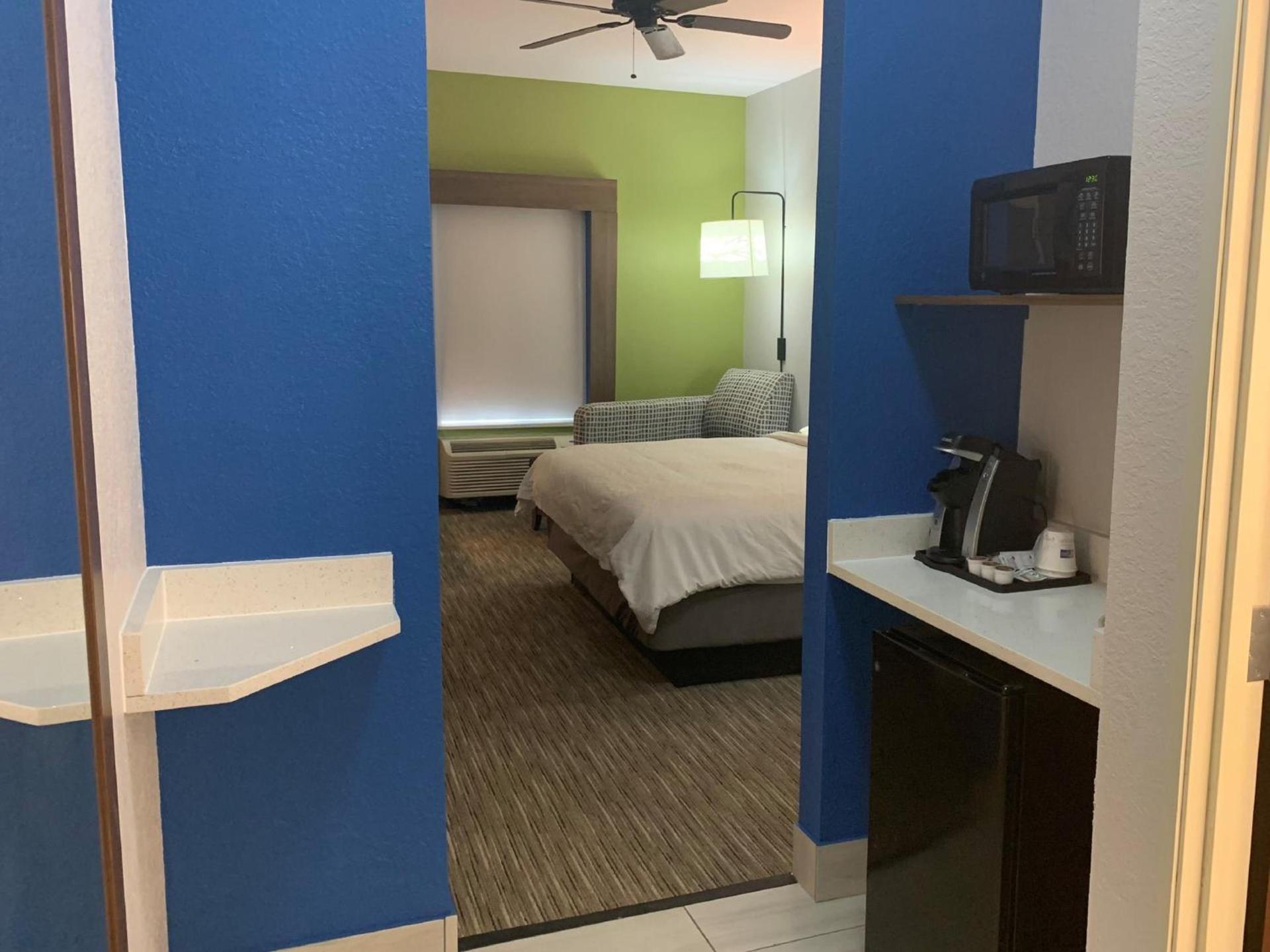 Holiday Inn Express McComb by IHG photo 9