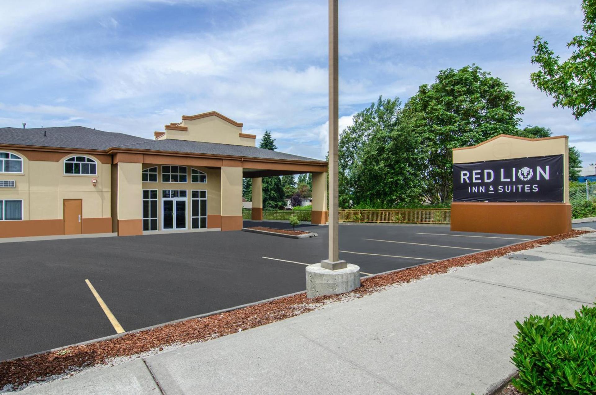 Red Lion Inn & Suites Des Moines photo 2