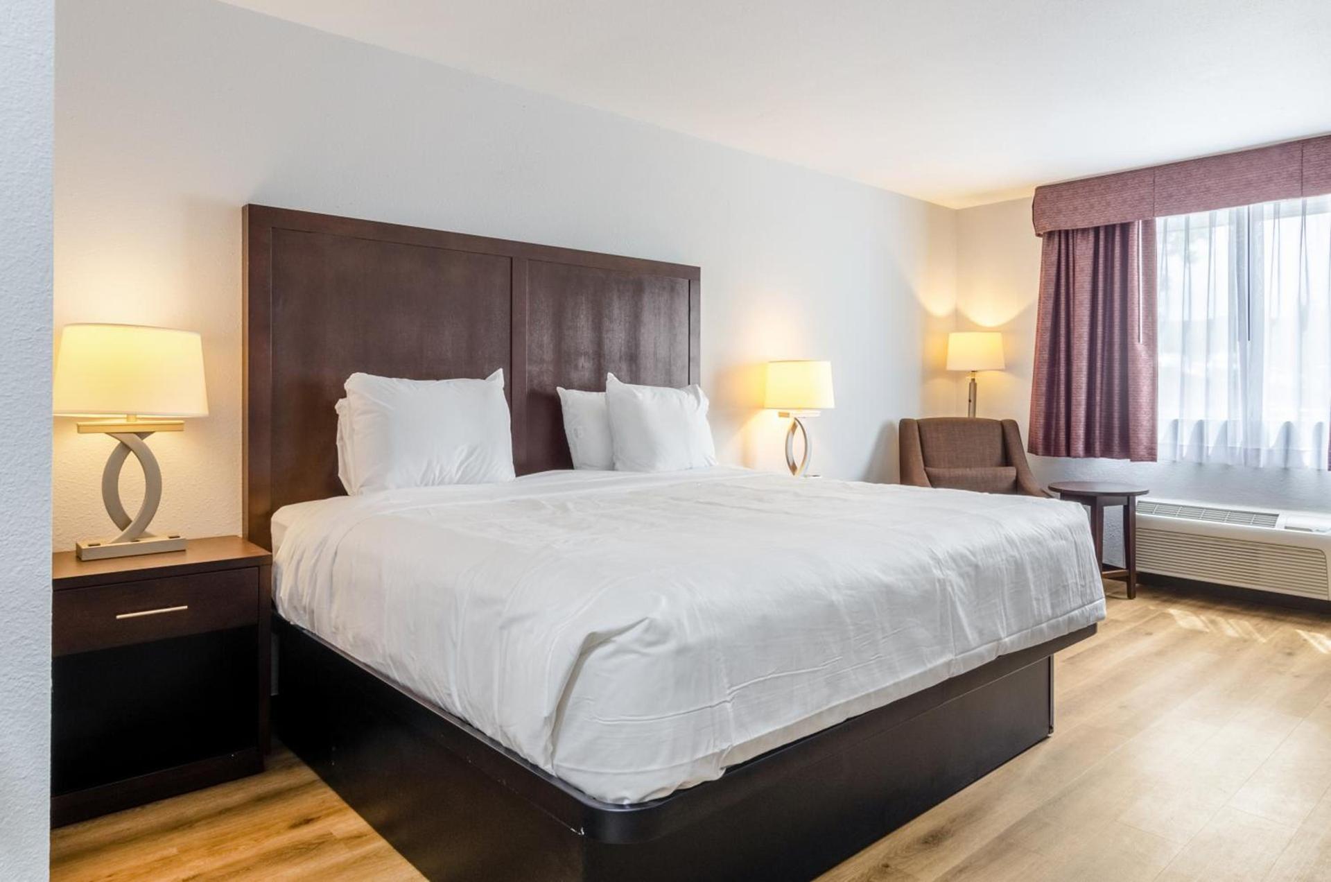 Red Lion Inn & Suites Des Moines photo 12