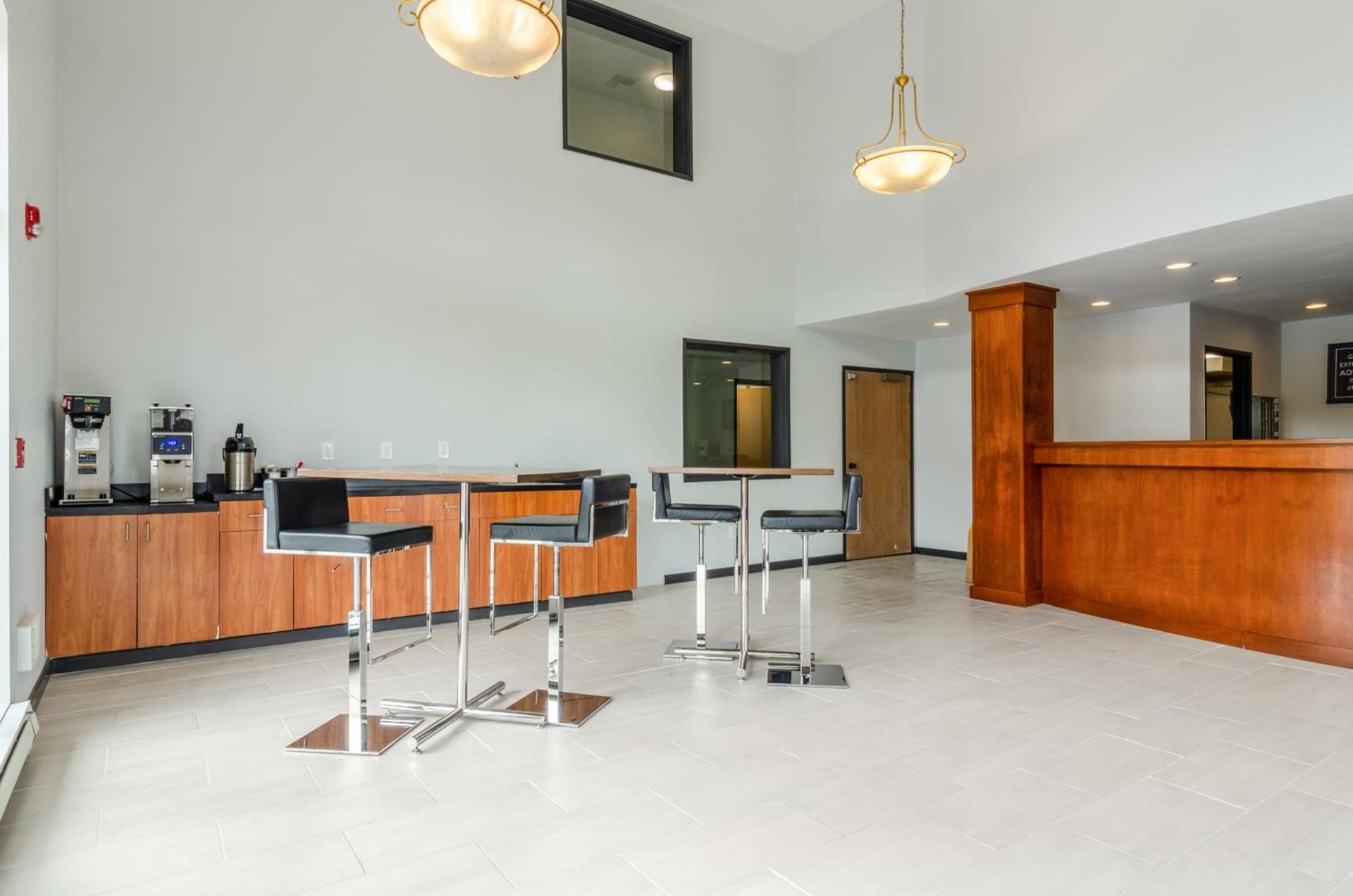 Red Lion Inn & Suites Des Moines photo 5