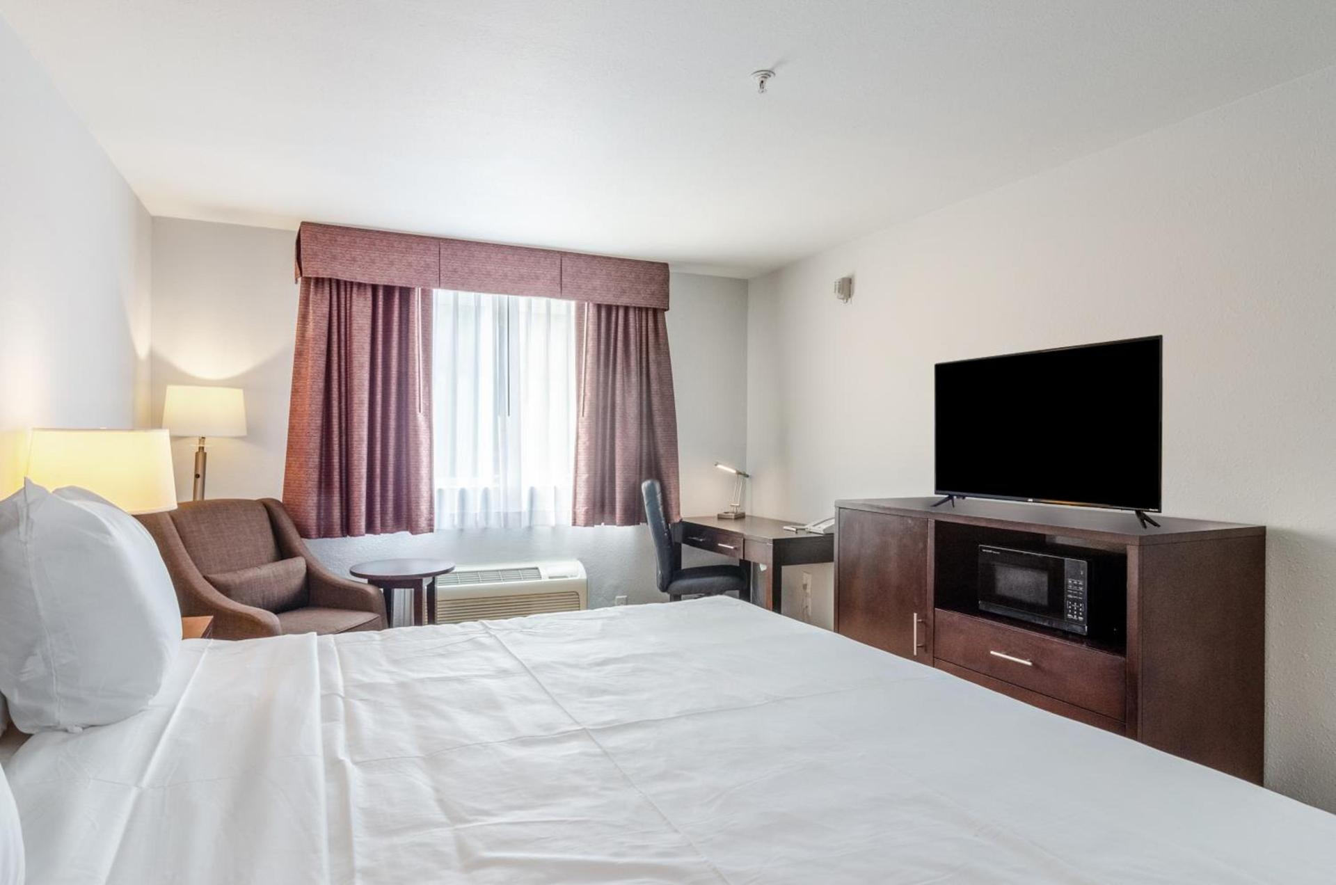 Red Lion Inn & Suites Des Moines photo 6