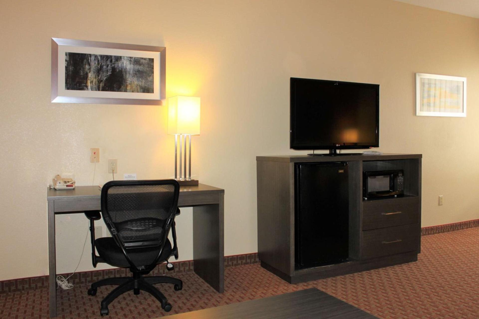 Best Western Plus North Houston Inn & Suites photo 17