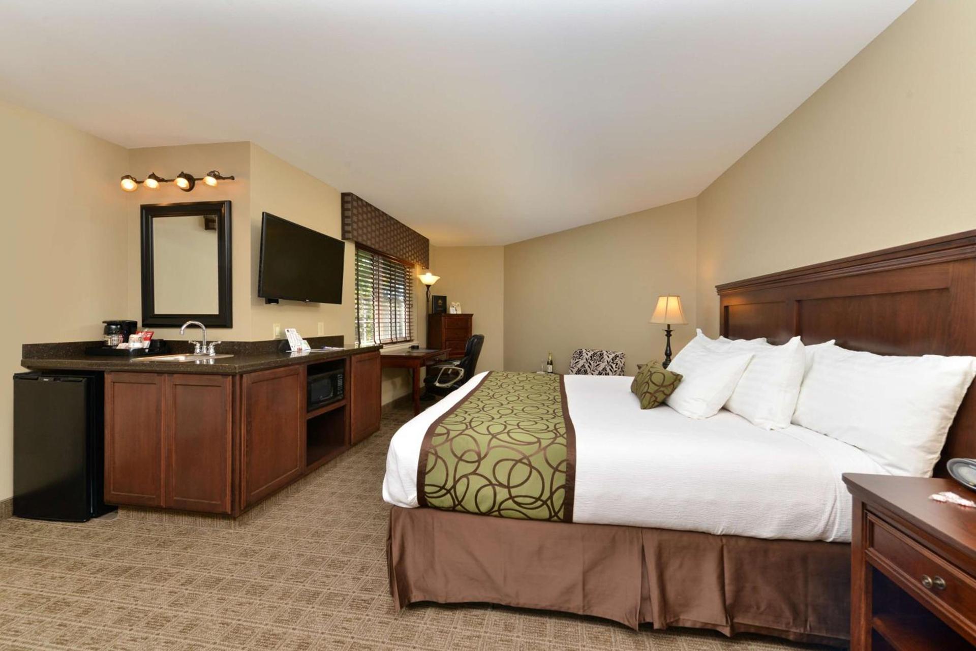 Best Western Plus Kennewick Inn photo 14