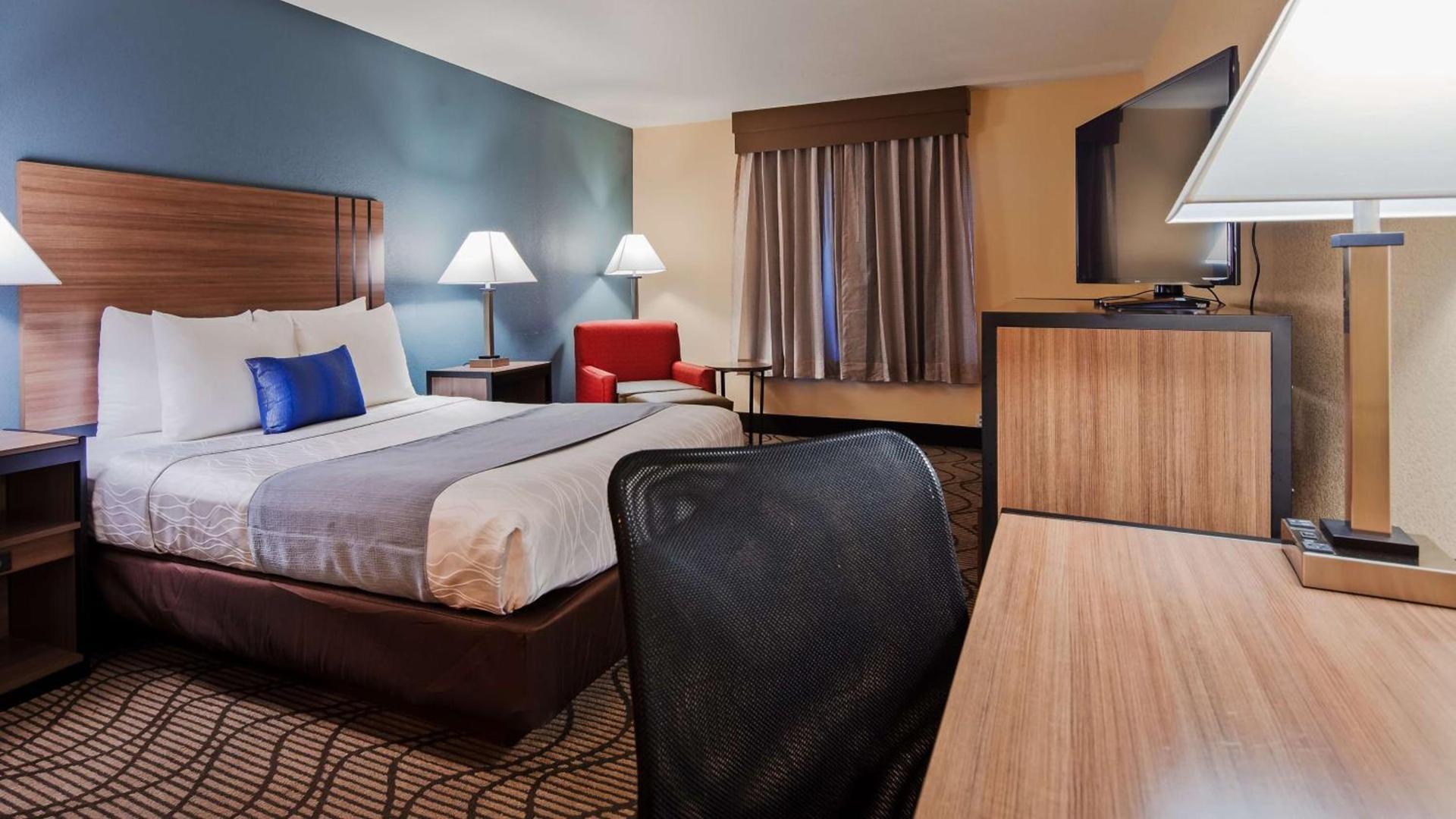 Best Western Plus Heritage Inn photo 11