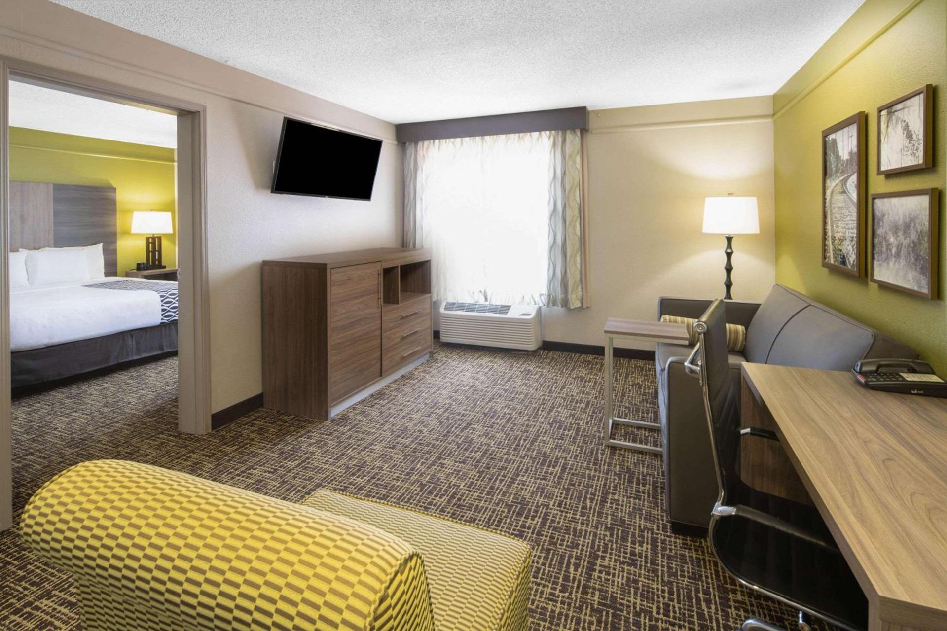 La Quinta by Wyndham Atlanta Stockbridge photo 11